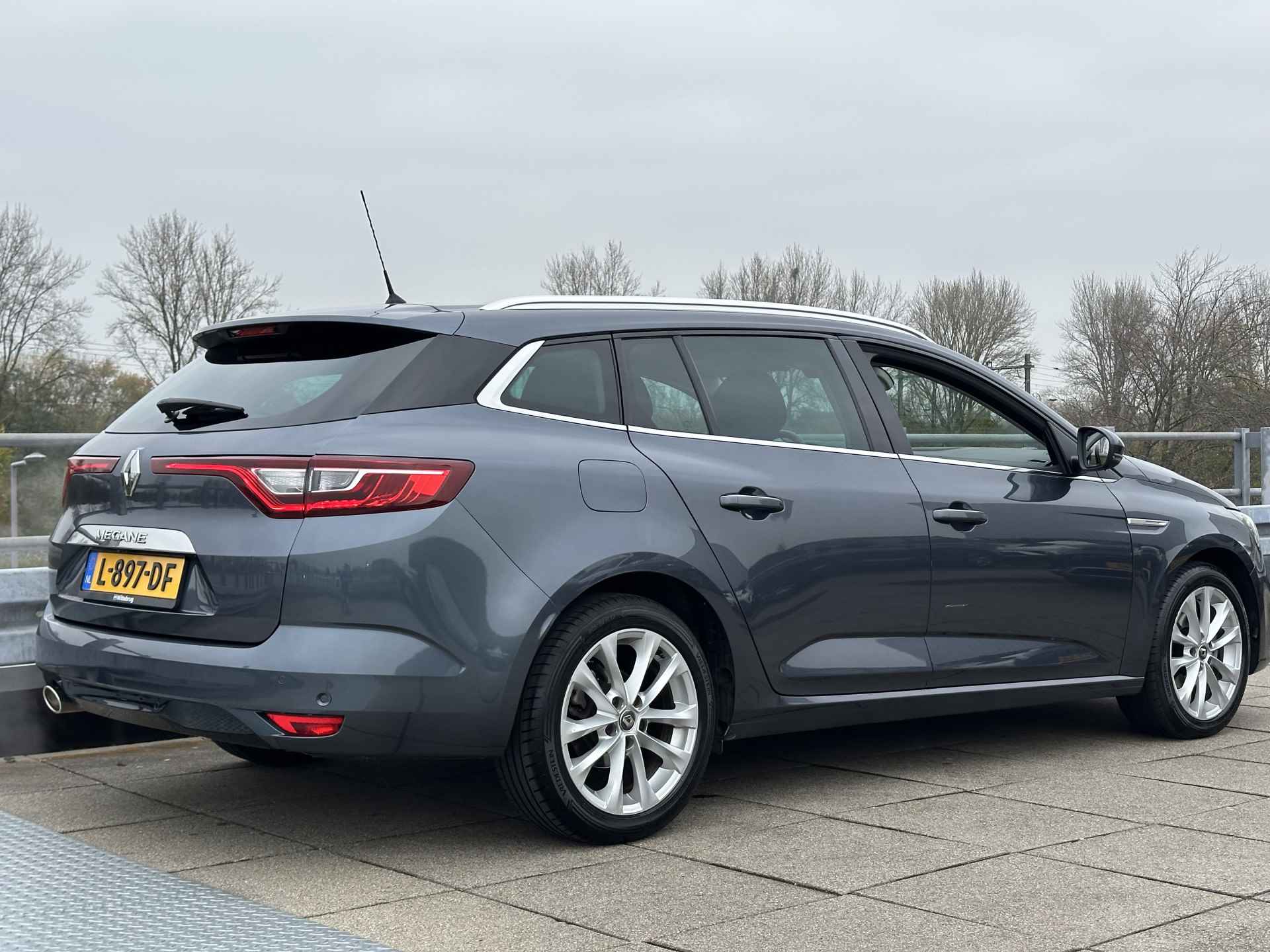 Renault Mégane Estate 1.3 TCe Bose | Navigatiesysteem | Parkeersensoren | Rijklaarprijs! | - 42/44