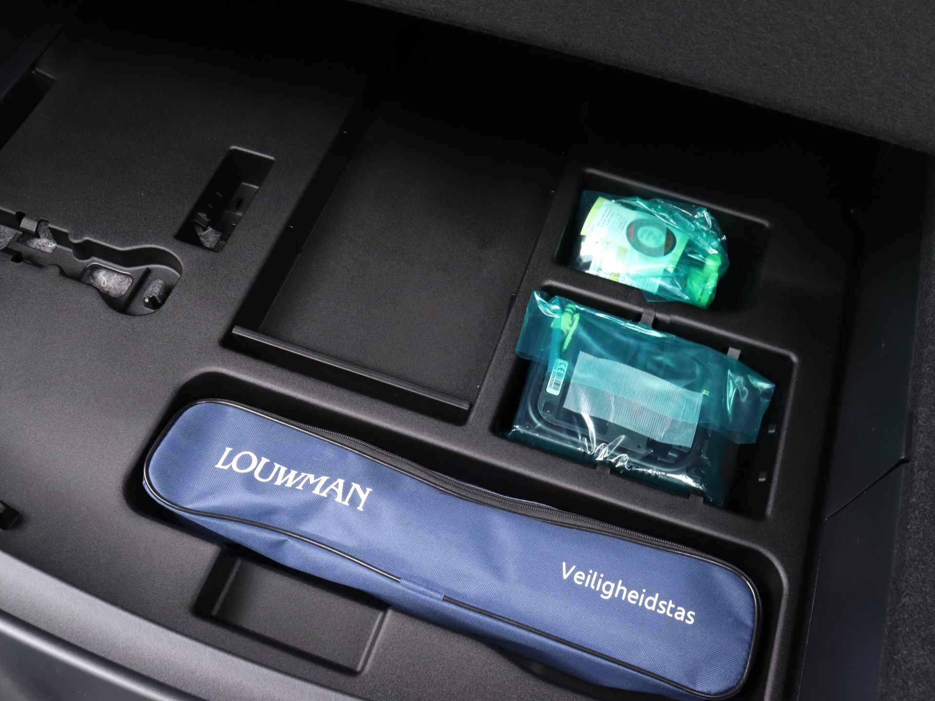 Lexus UX 250h F Sport Design | Leer | Stoelverwarming | Apple CarPlay / Android Auto | - 35/42