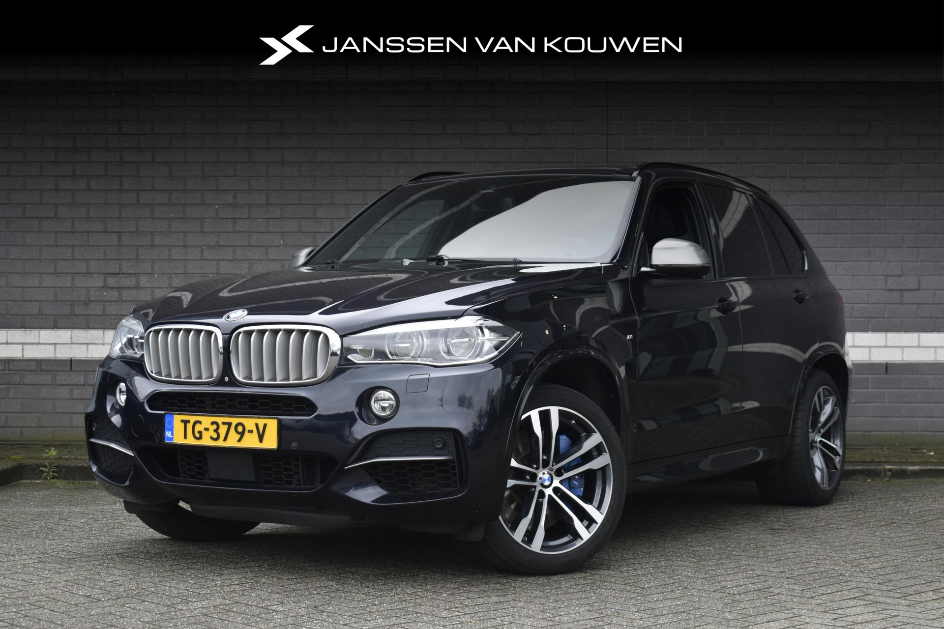 BMW X5 M50d / Head-up / Pano / Stoelverwarming voor + achter / Memory stoelen / Navi / Camera