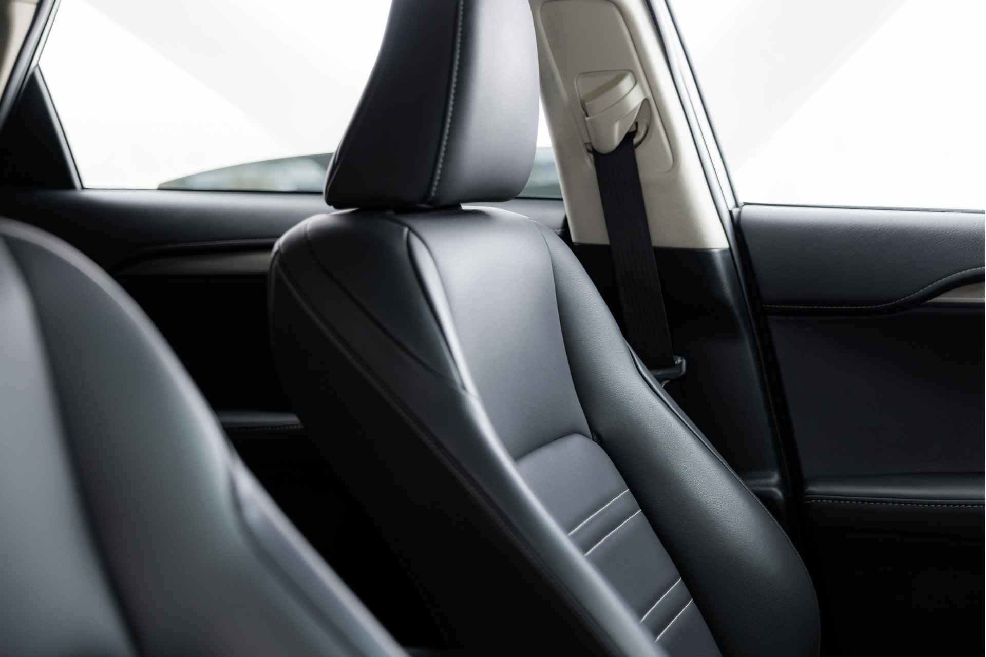 Lexus NX 300h AWD Business Line Limited | Voorstoelen verwarmd | Navigatie | Cruise Control | - 48/53