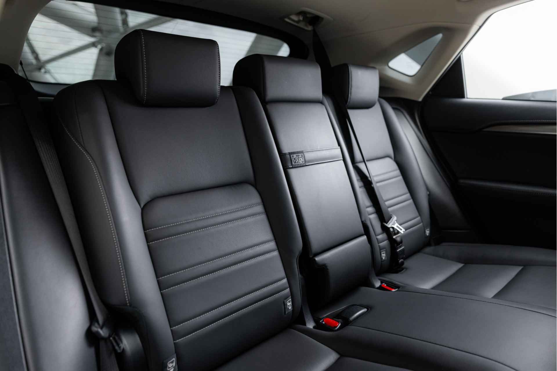 Lexus NX 300h AWD Business Line Limited | Voorstoelen verwarmd | Navigatie | Cruise Control | - 51/53
