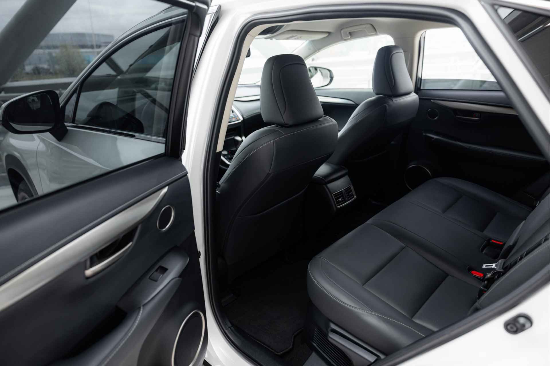 Lexus NX 300h AWD Business Line Limited | Voorstoelen verwarmd | Navigatie | Cruise Control | - 11/53