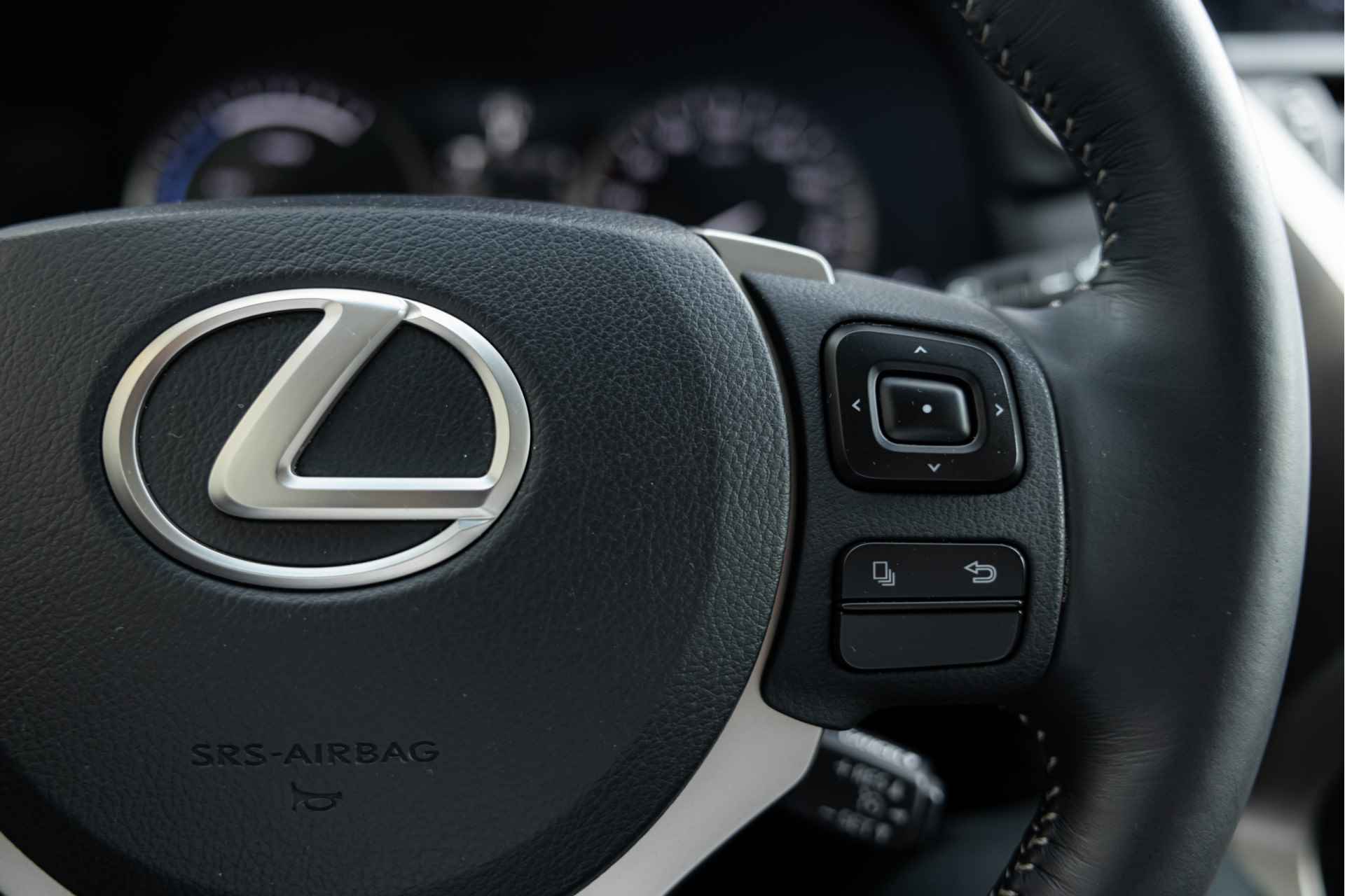 Lexus NX 300h AWD Business Line Limited | Voorstoelen verwarmd | Navigatie | Cruise Control | - 17/53