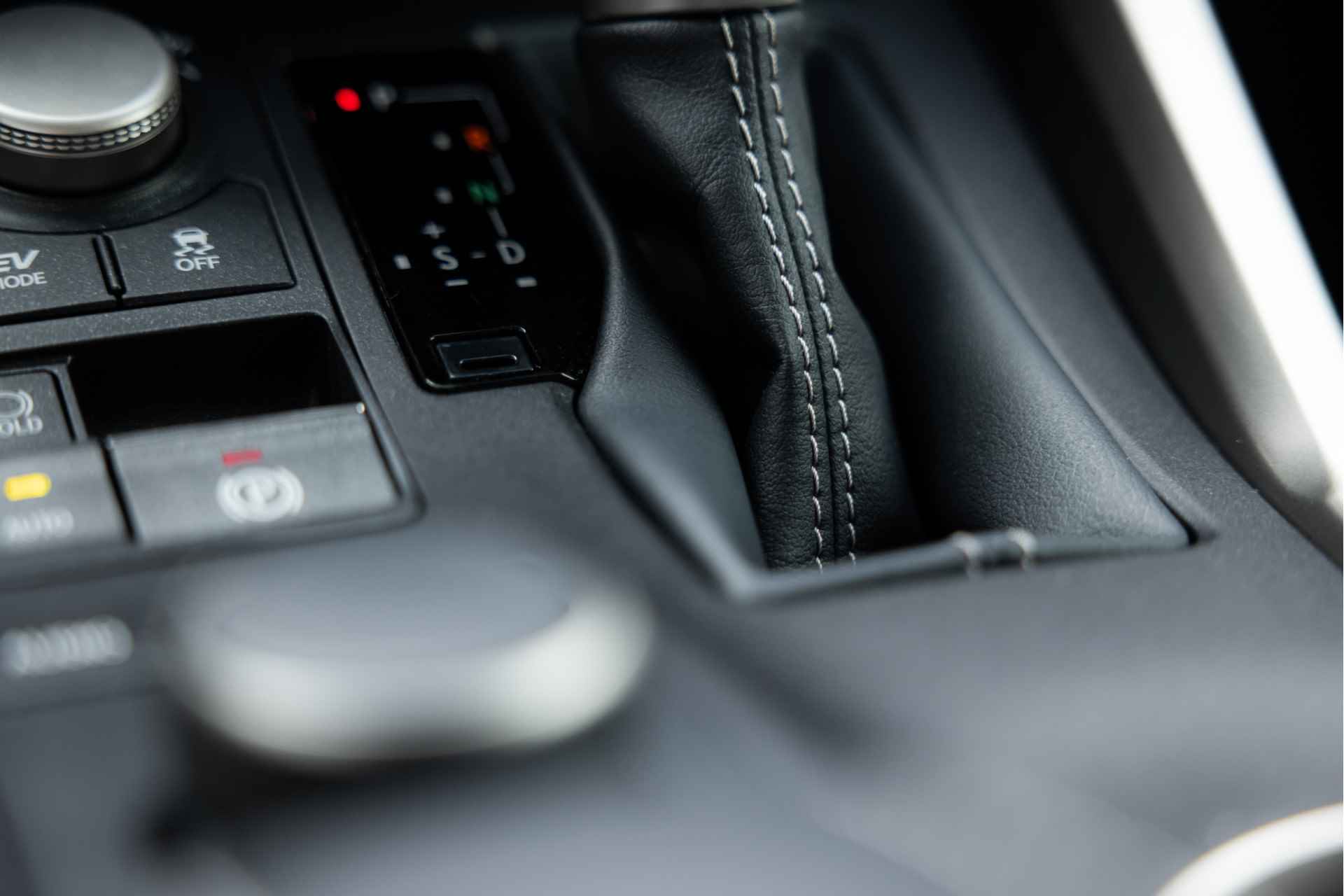Lexus NX 300h AWD Business Line Limited | Voorstoelen verwarmd | Navigatie | Cruise Control | - 23/53