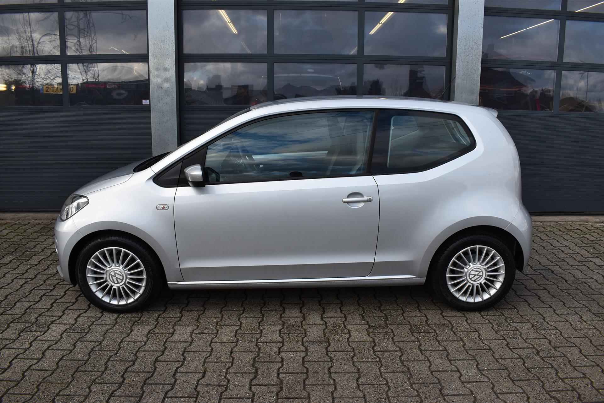 VOLKSWAGEN Up! 1.0 75pk High up! - 2/28