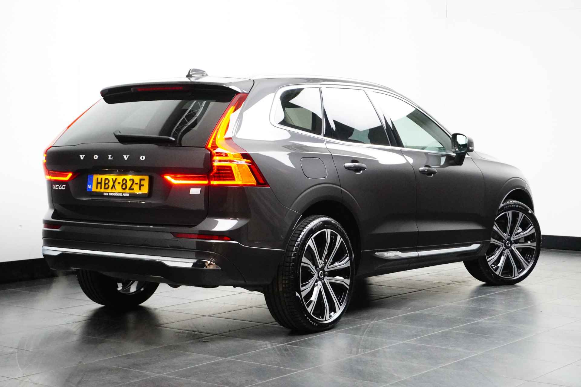 Volvo XC60 T6 Plug-in hybrid AWD Plus Bright | Trekhaak | Adaptive LED | Panoramadak | 21 Inch | Gelaagd Glas - 5/34