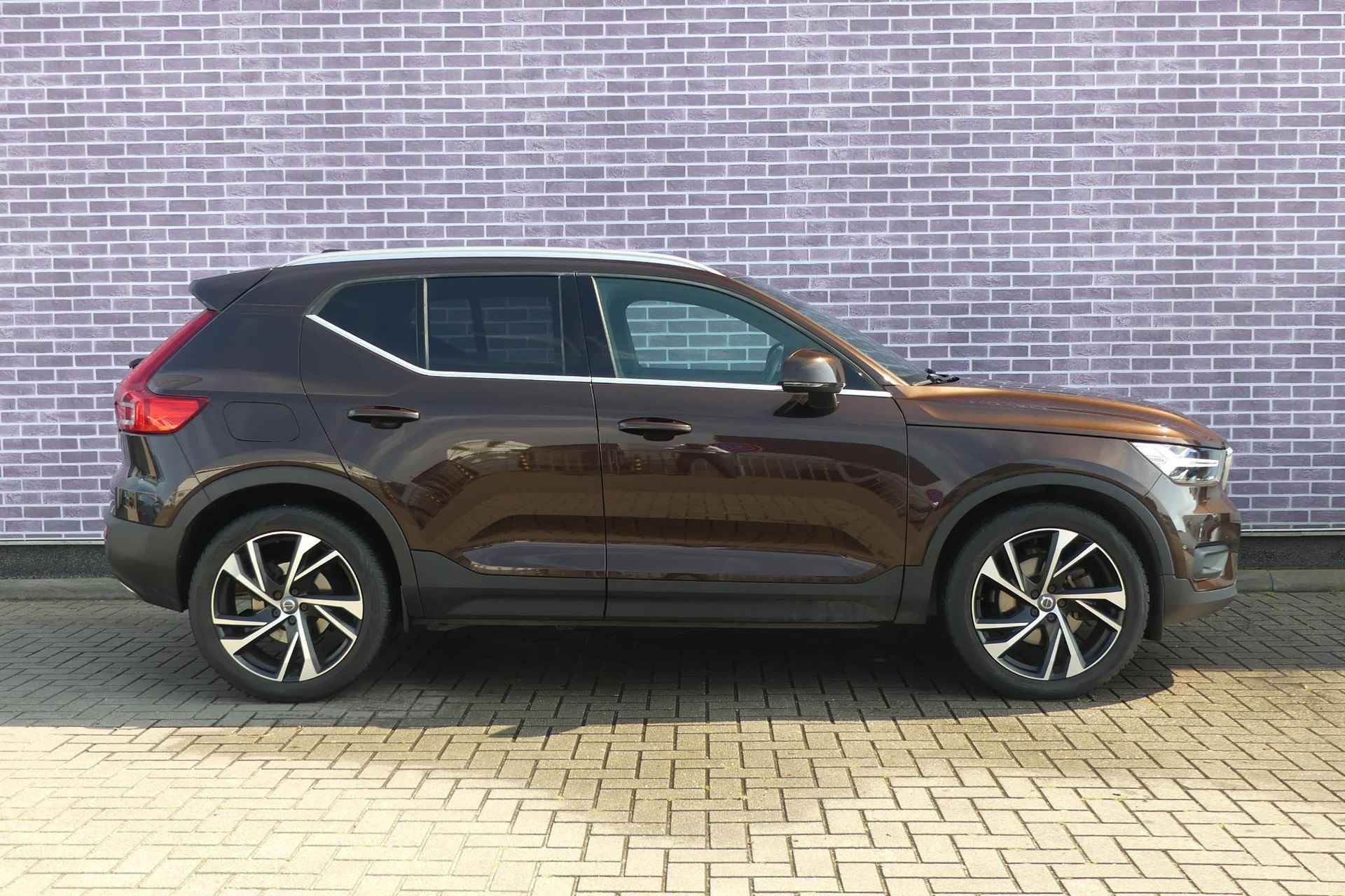 Volvo XC40 T5 AWD Inscription | 360º Camera | Adaptive Cruise Control | Harman Kardon audio | Elektrische stoelverstelling met geheugen | Parkeerverwarming | Carplay - 13/30