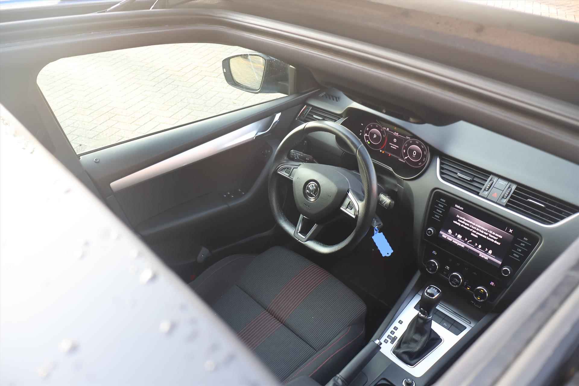 Skoda Octavia Combi 1.5 TSI Greentech Sport 150pk | DAB | Navi | Pano | Carplay | 1ste Eigenaar - 7/52