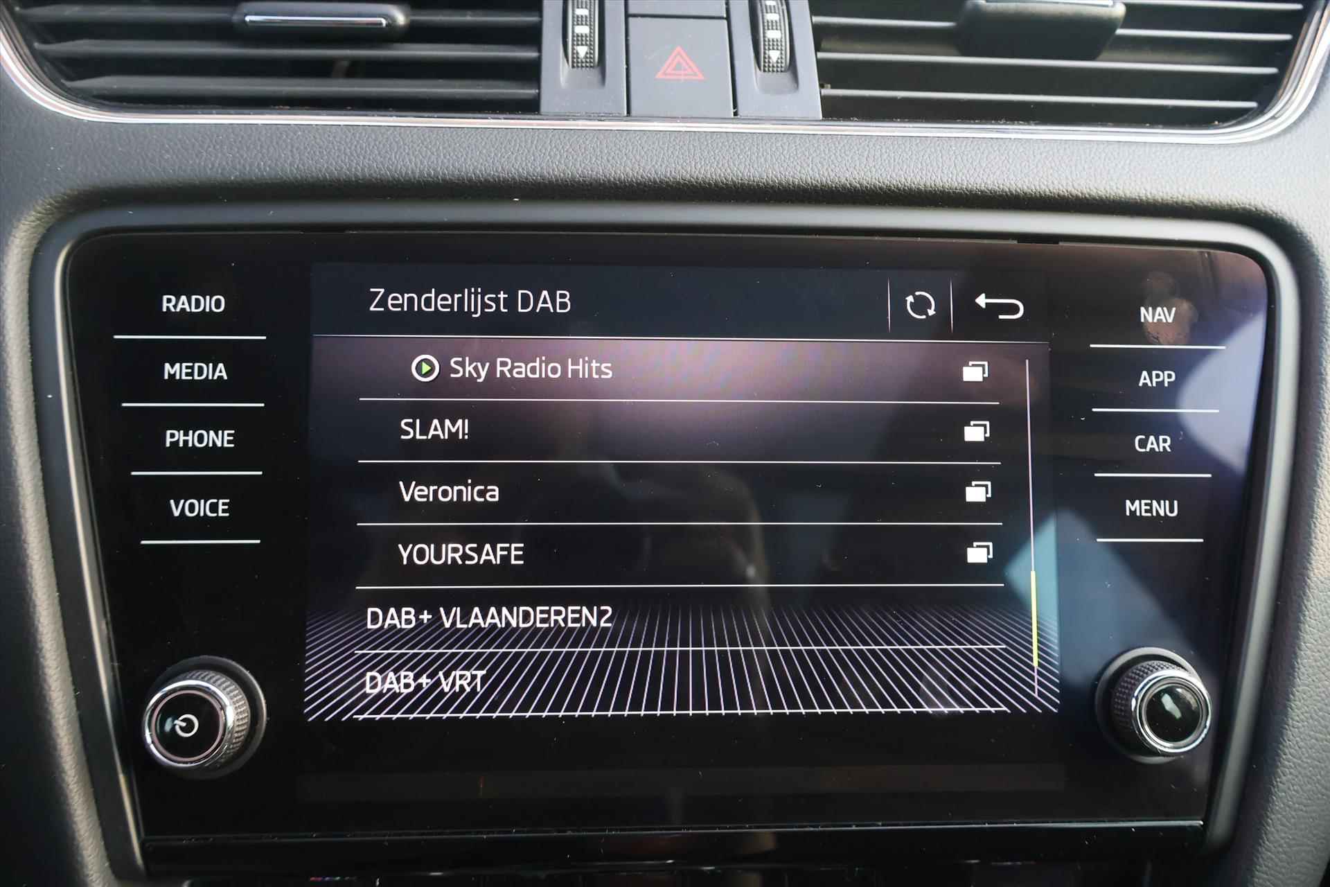 Skoda Octavia Combi 1.5 TSI Greentech Sport 150pk | DAB | Navi | Pano | Carplay | 1ste Eigenaar - 30/52