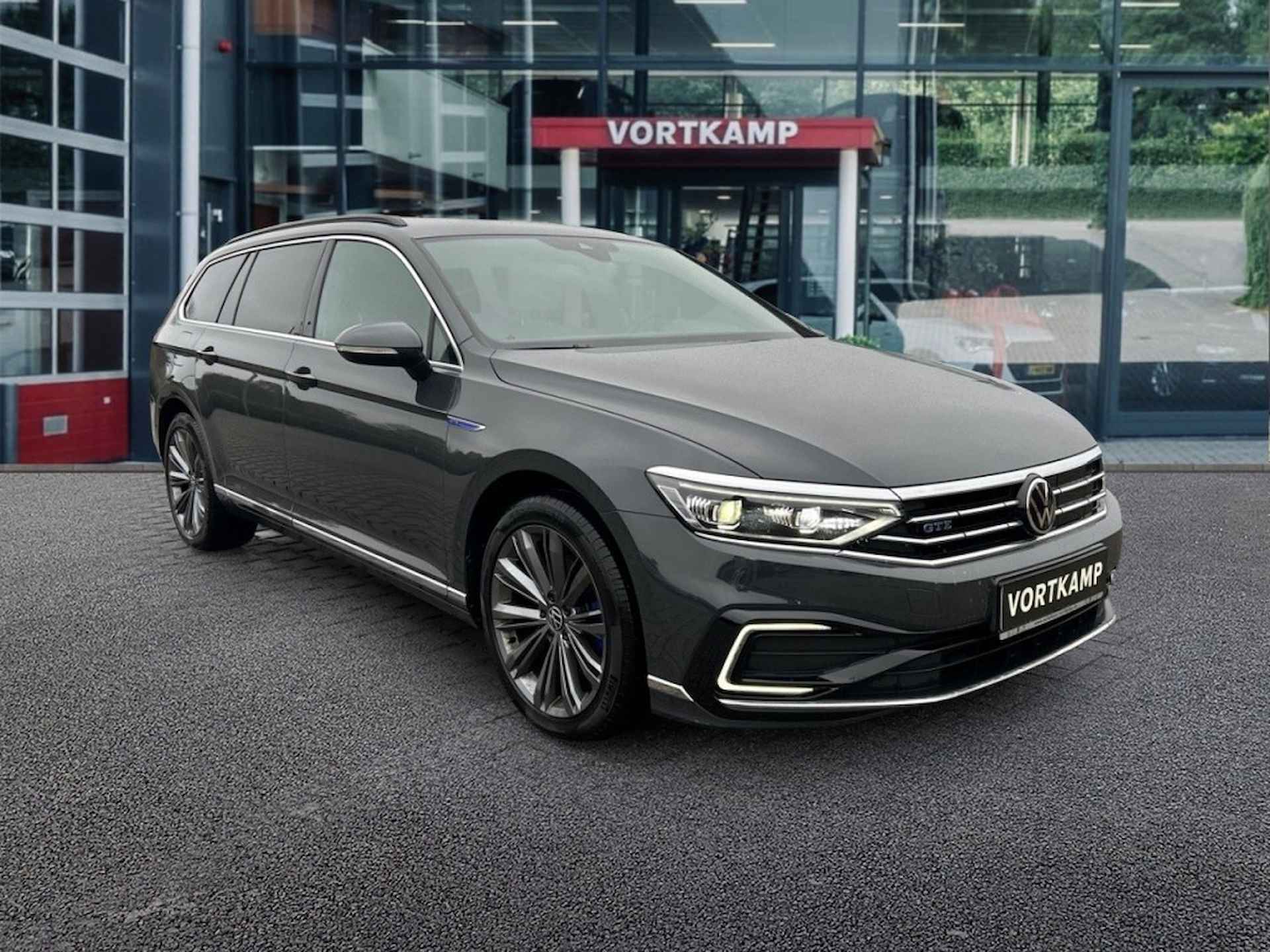 VOLKSWAGEN Passat Variant 1.4 TSI DSG GTE TREKHAAK/CAMERA/LEDER/MEMORY/NAVI/CARPLAY/ACC - 3/27