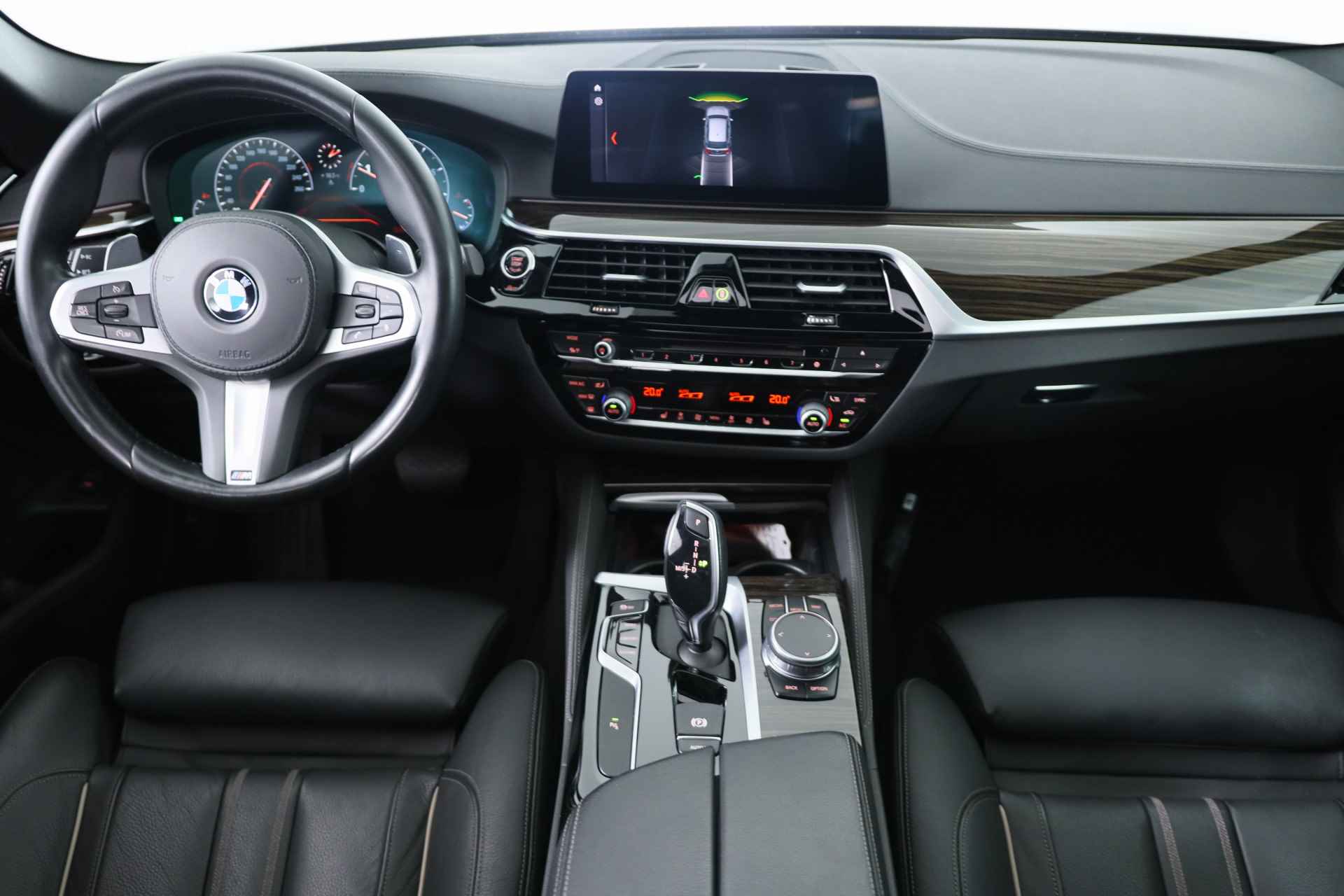 BMW 5 Serie Touring 520i High Executive Luxury Line | Panoramadak | Trekhaak Wegklapbaar | Elektr Stoel + Mem | Leder | Led | Elektr achterk - 6/57