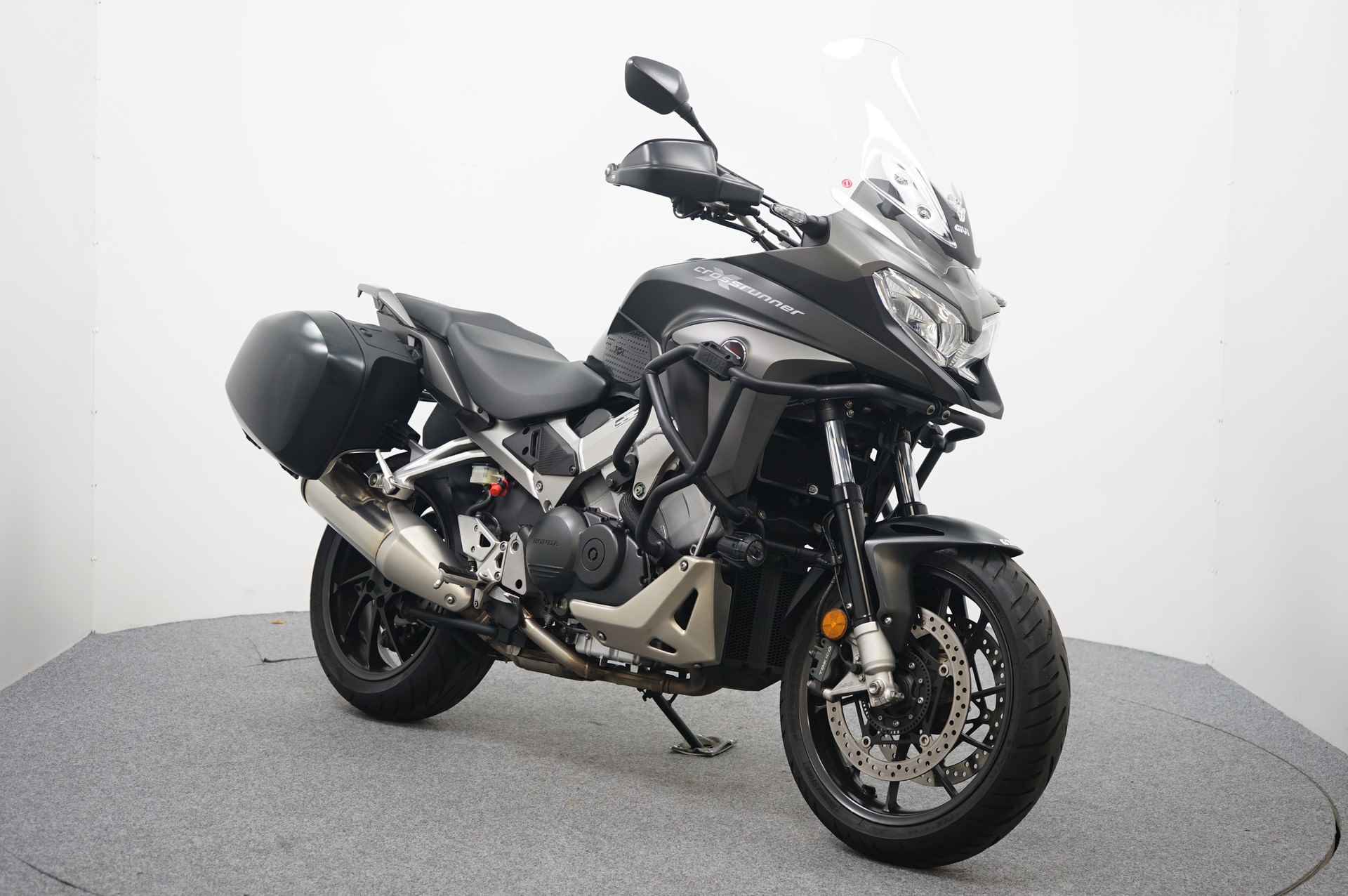 Honda VFR 800 X CROSS RUNNER GERESERVEERD TM 23/11 HH - 3/17