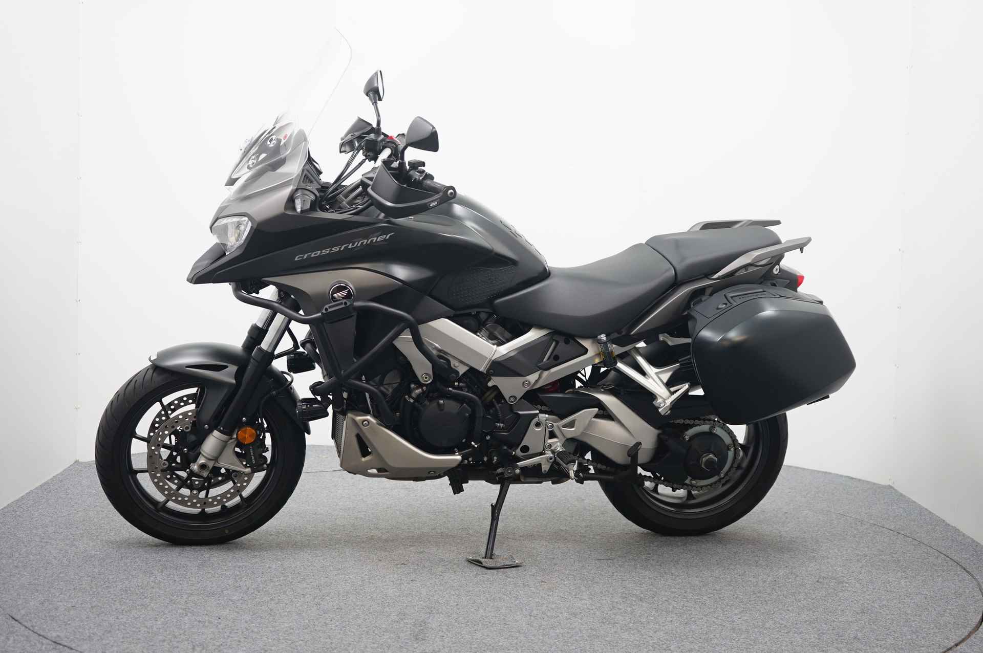 Honda VFR 800 X CROSS RUNNER GERESERVEERD TM 23/11 HH - 6/17