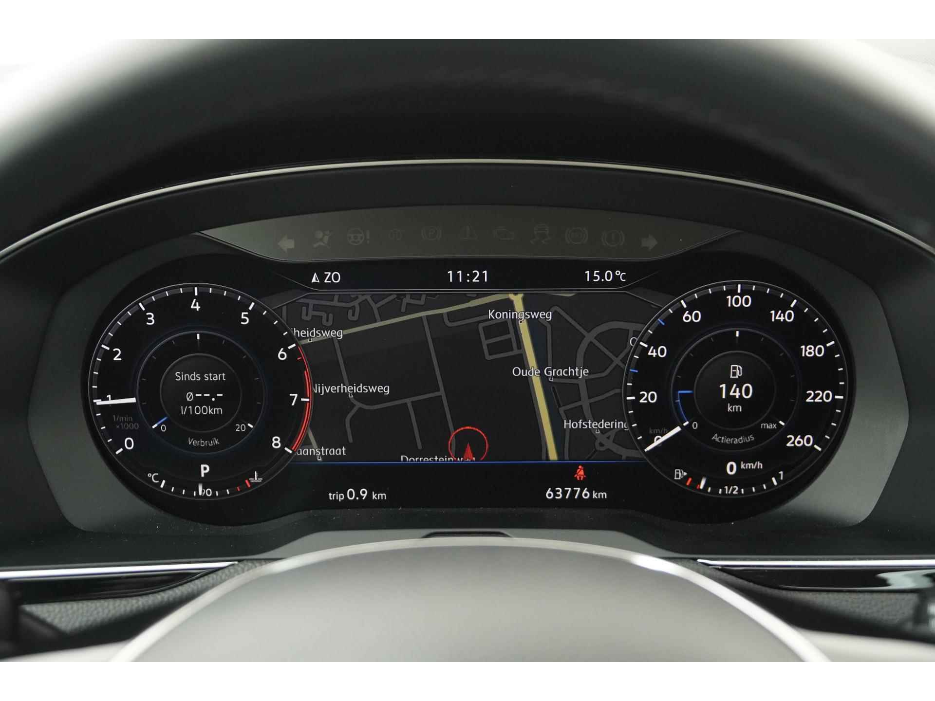 Volkswagen Passat Variant 1.5 TSI Highline DSG | Digital Cockpit | Panoramadak | Trekhaak | Zondag Open! - 9/47