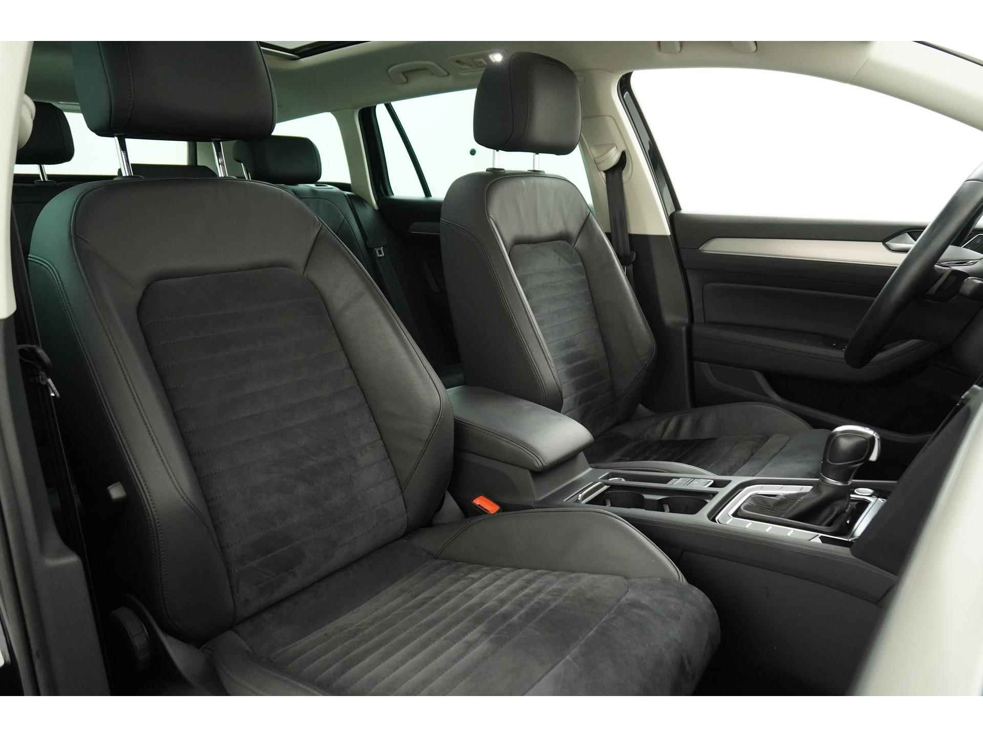 Volkswagen Passat Variant 1.5 TSI Highline DSG | Digital Cockpit | Panoramadak | Trekhaak | Zondag Open! - 29/47