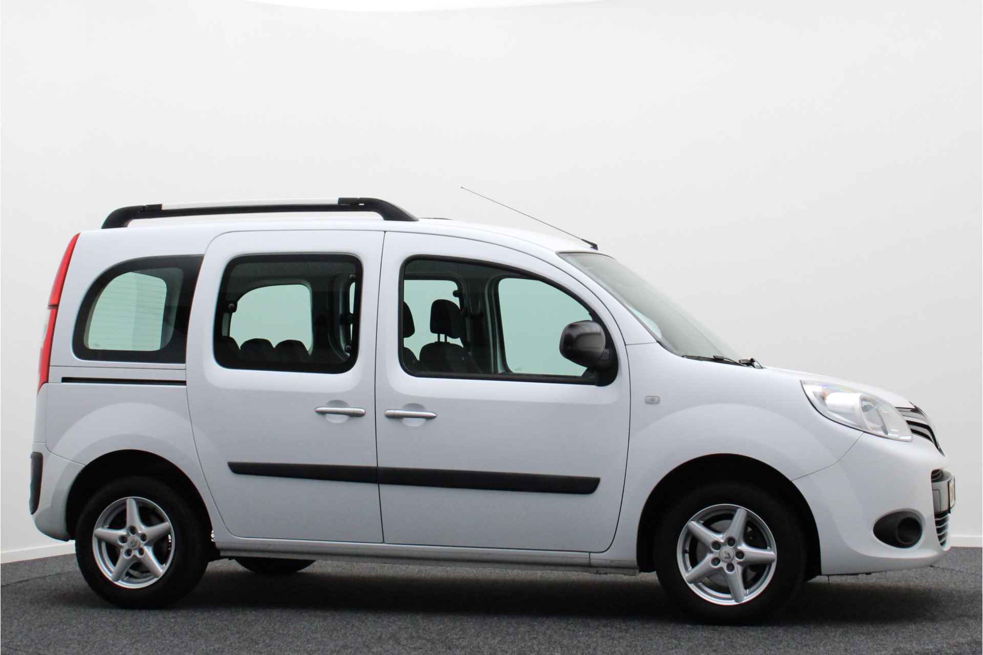 Renault Kangoo Family 1.2 TCe Automaat 5-Persoons, Climate, Cruise, Navigatie, PDC, Bluetooth, Elektr. Pakket, 15'' - 27/47