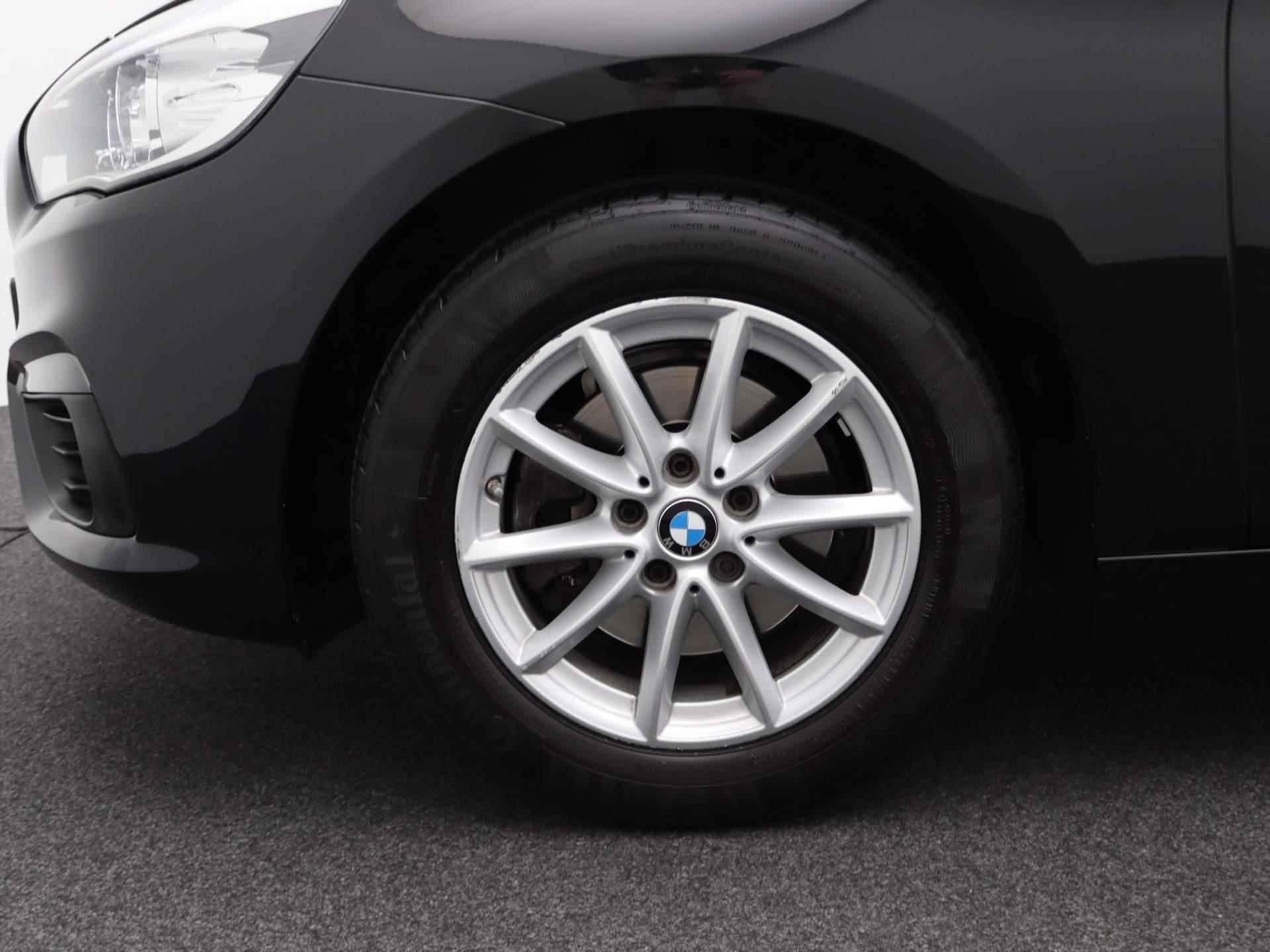 BMW 2 Serie Active Tourer 218i Centennial Executive / Harman Kardon / PDC Voor + Achter / Cruise Control / 16'' | Showroom Sale - 23/24