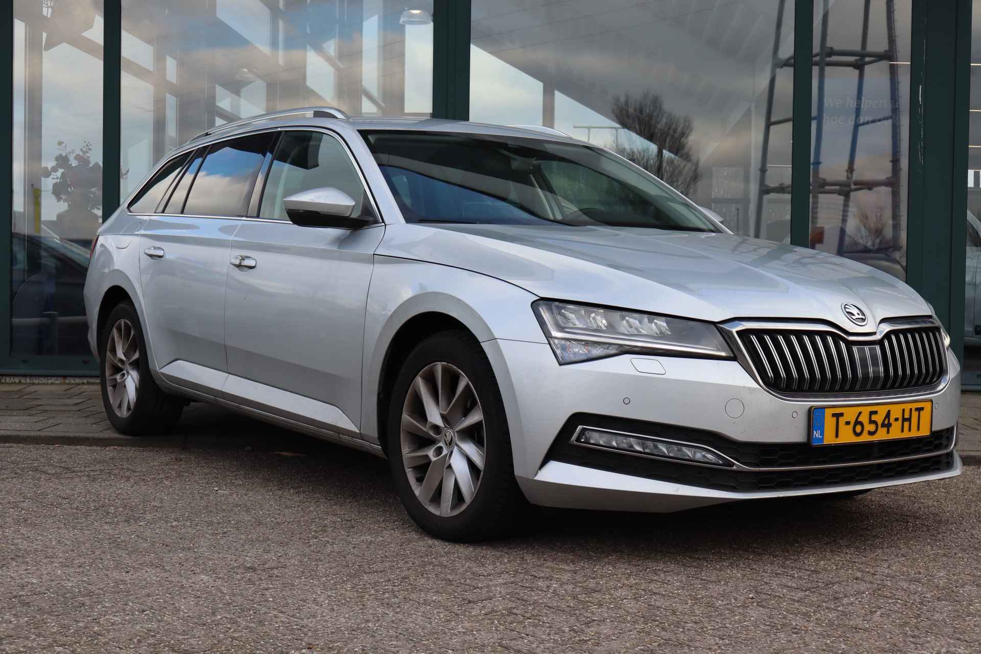 Škoda Superb Combi 1.5 TSI ACT Business Edition Plus | Navigatie | Stoelverwarming | Trekhaak | - 3/17