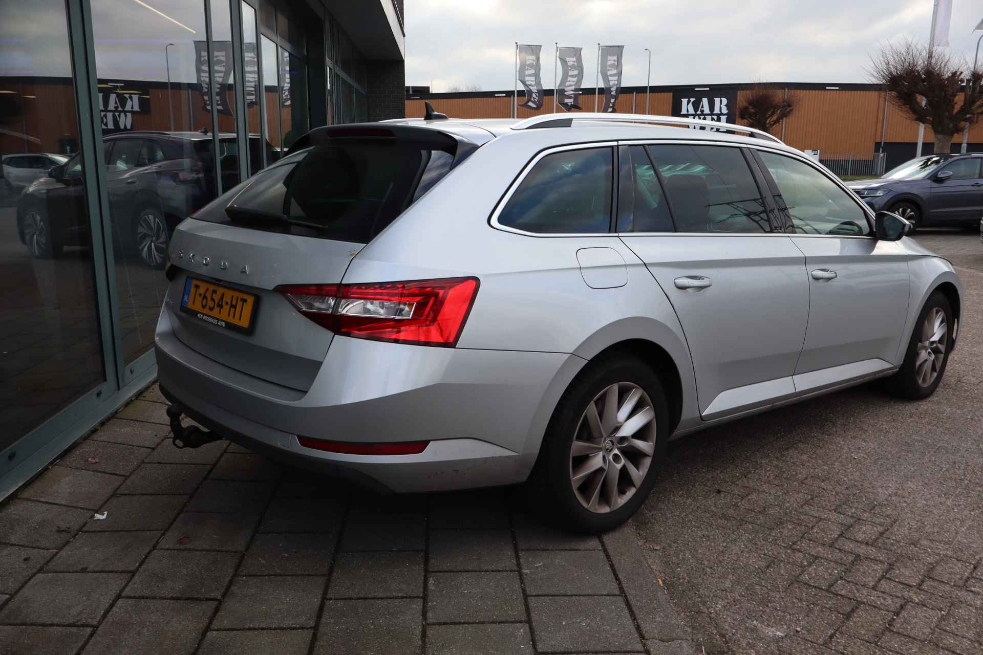 Škoda Superb Combi 1.5 TSI ACT Business Edition Plus | Navigatie | Stoelverwarming | Trekhaak | - 4/17