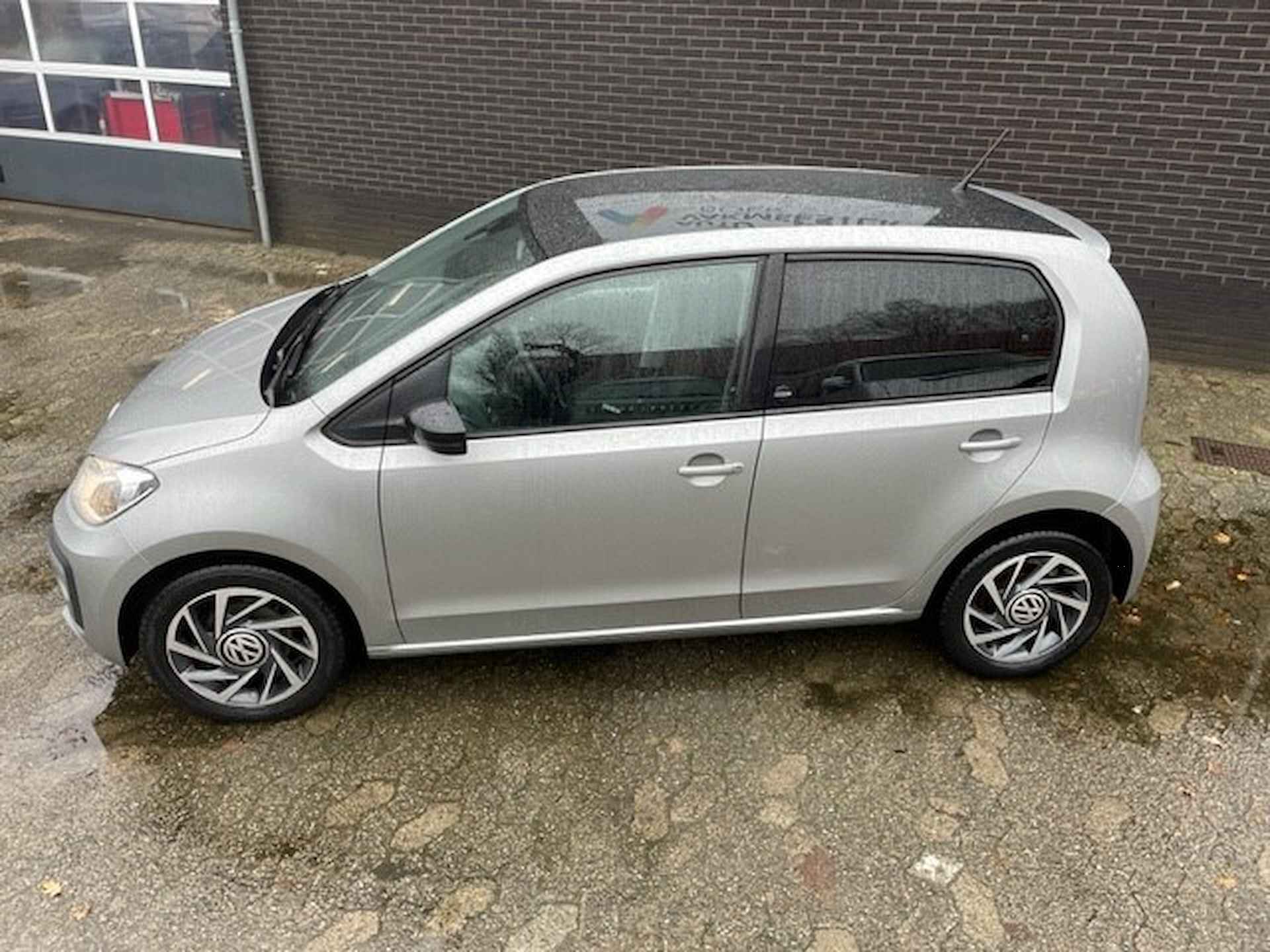 Volkswagen Up! 1.0 BMT high up! Sound - 16/19