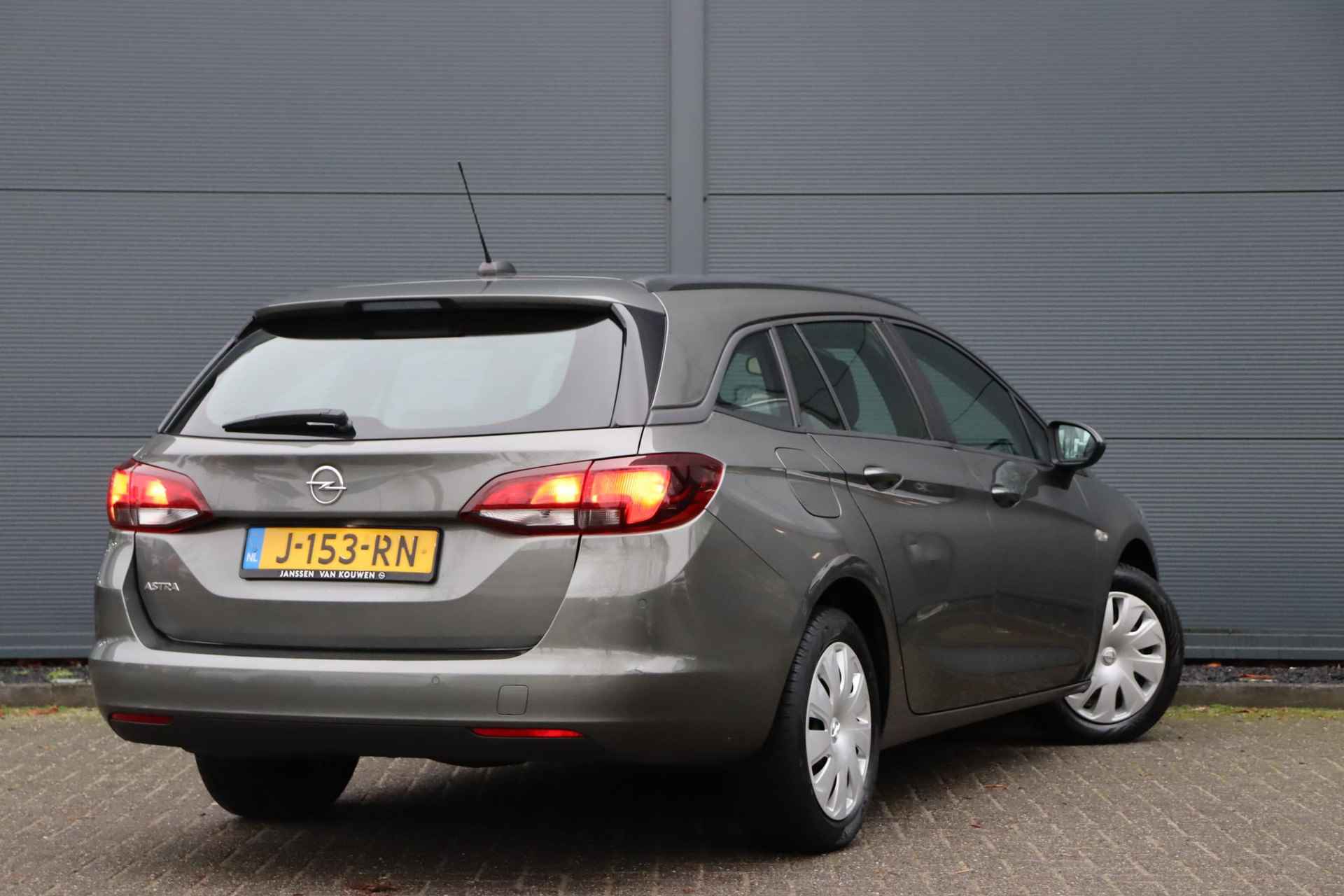 Opel Astra Sports Tourer 1.2T Business Edition AGR Parkeersensoren Navigatie - 6/34