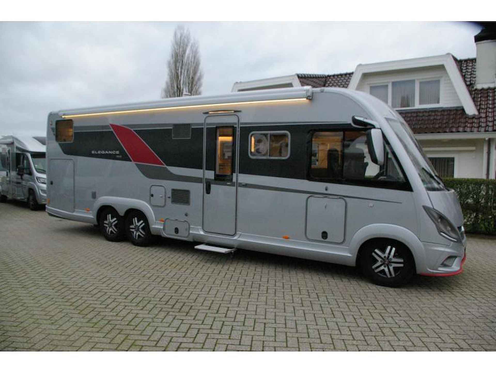 Bürstner Elegance 910 G Enkelebedden, Auto,Level - 3/19