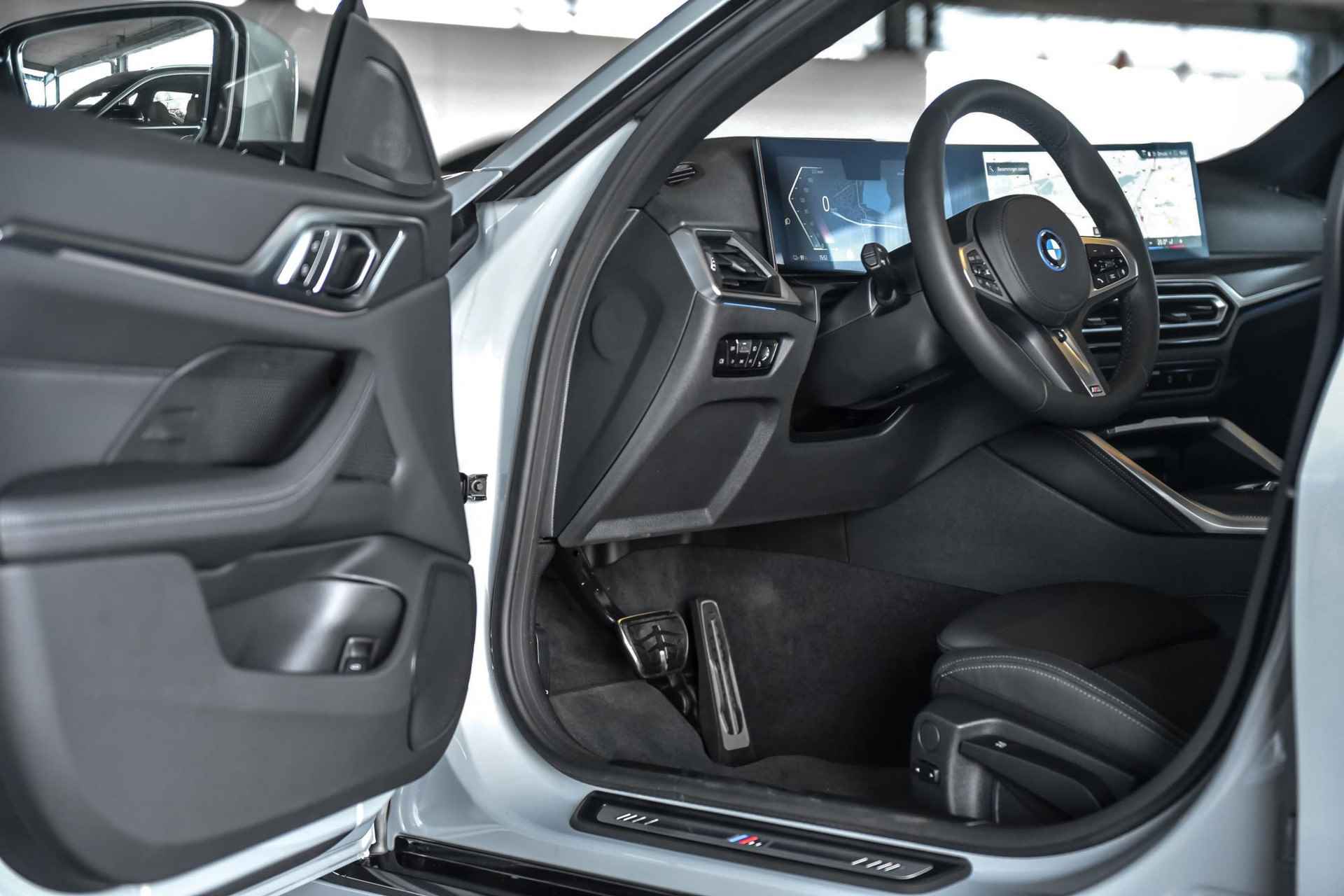 BMW i4 eDrive40 High Executive 84 kWh | M Sport Pro | Glazen schuif-/kanteldak - 9/21