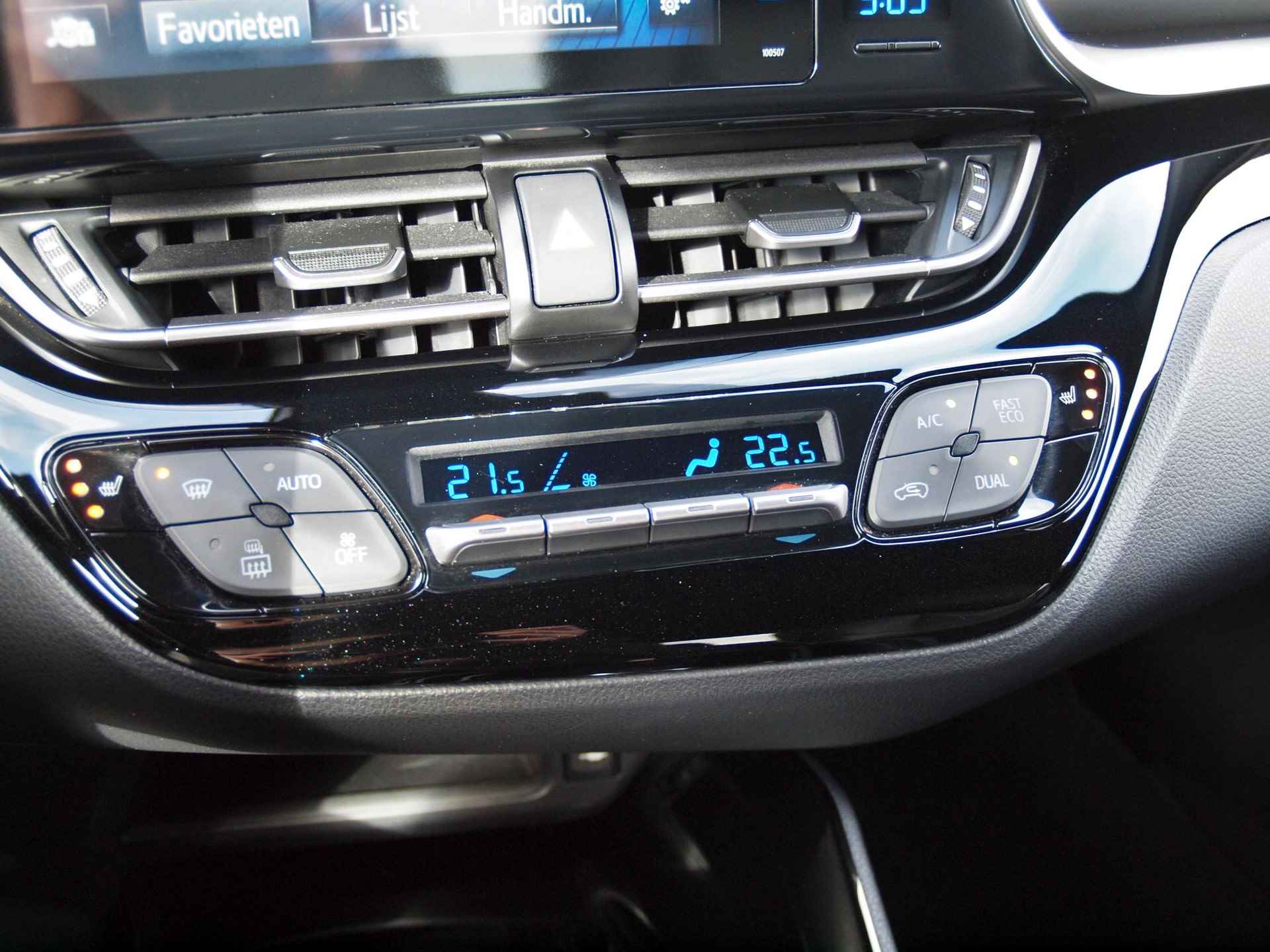 Toyota C-HR 1.8 Hybrid Black Edition Camera | Automaat | Leer | Navi | Dealeronderhouden | - 27/38