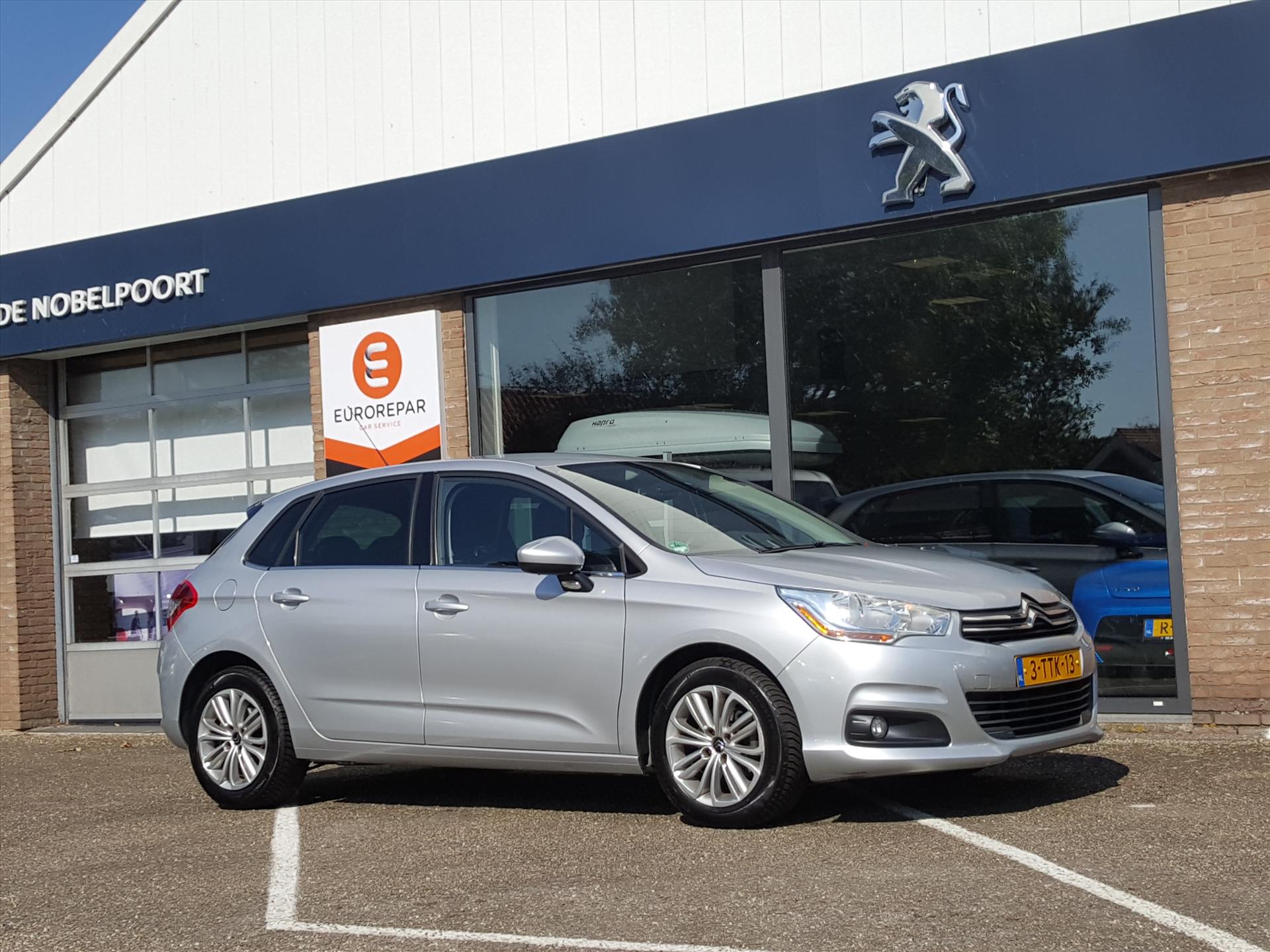 Citroen C4 1.2 e-THP 131pk Exclusive Navigatie | Cruise & Climate control | Parkeersensoren achter | Bluetooth | Radio met CD-speler