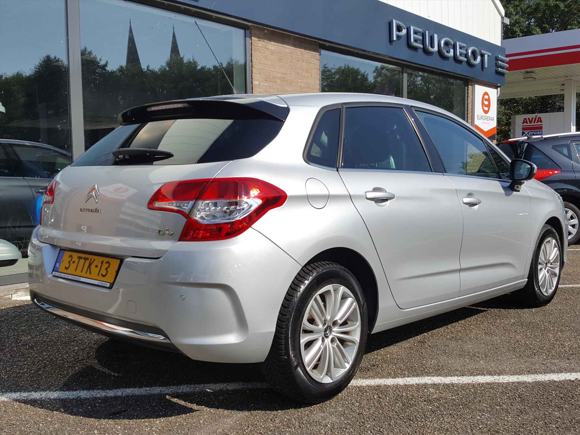 Citroen C4 1.2 e-THP 131pk Exclusive Navigatie | Cruise & Climate control | Parkeersensoren achter | Bluetooth | Radio met CD-speler - 4/44