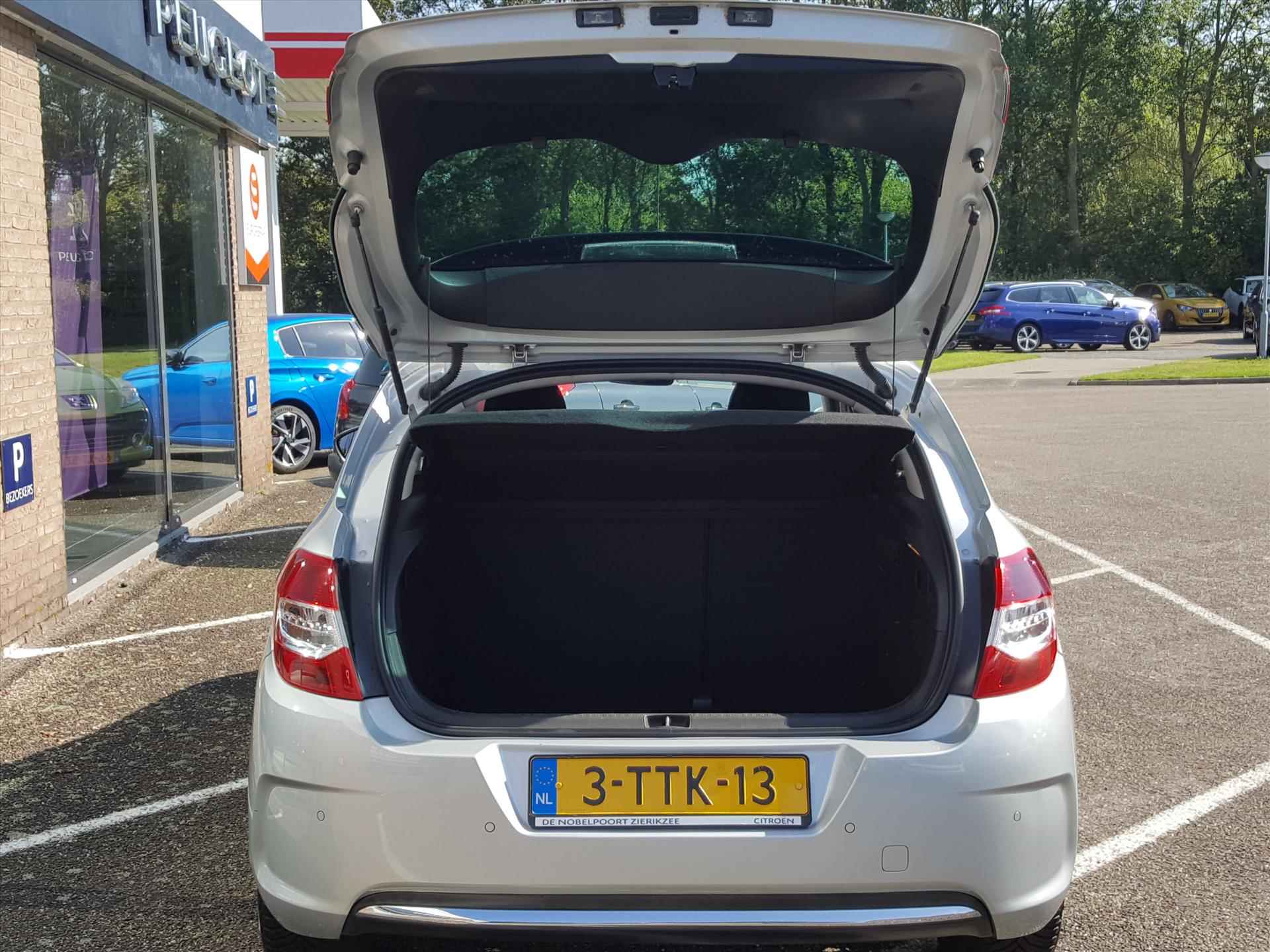 Citroen C4 1.2 e-THP 131pk Exclusive Navigatie | Cruise & Climate control | Parkeersensoren achter | Bluetooth | Radio met CD-speler - 6/44