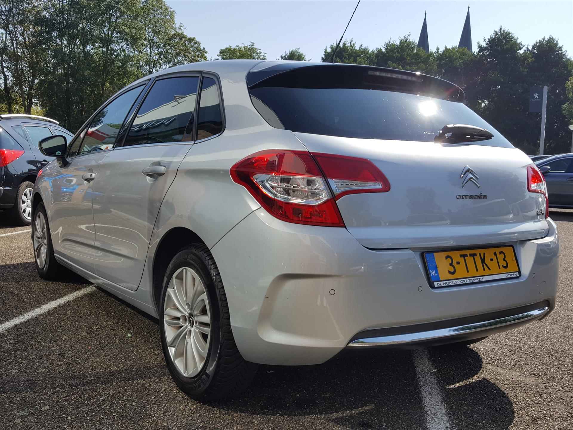 Citroen C4 1.2 e-THP 131pk Exclusive Navigatie | Cruise & Climate control | Parkeersensoren achter | Bluetooth | Radio met CD-speler - 8/44