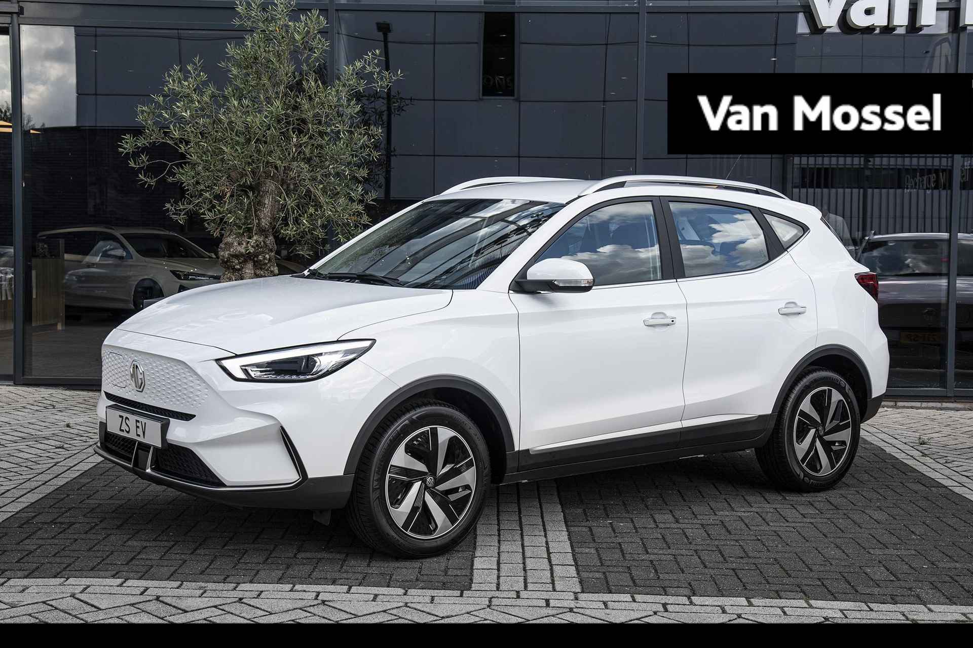 MG ZS EV Long Range Luxury 70 kWh | Mega PreReg Korting | Subsidie €2.000,- | Panoramadak | 360 CAM | ECC - 1/25