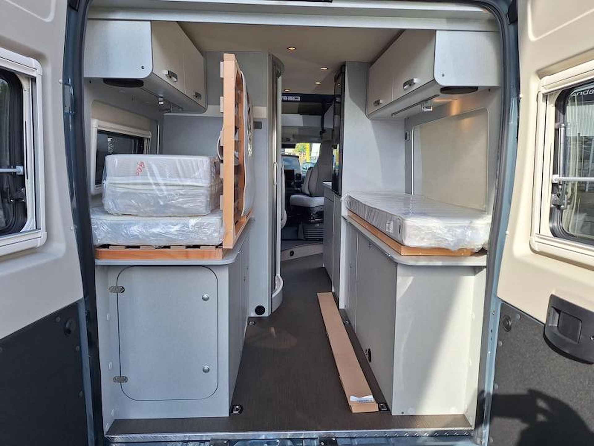 Hymer Free 600 Campus  - 9G AUTOMAAT + SLAAPDAK - 9/25