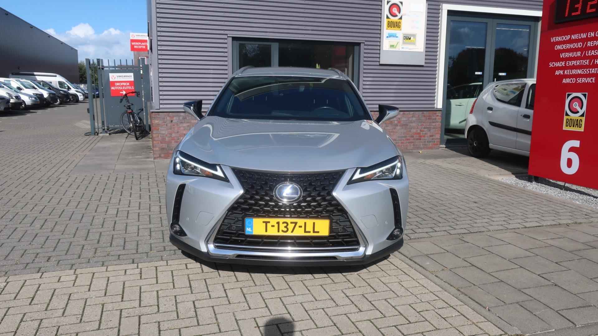 Lexus UX 250h Business Line - 10/37