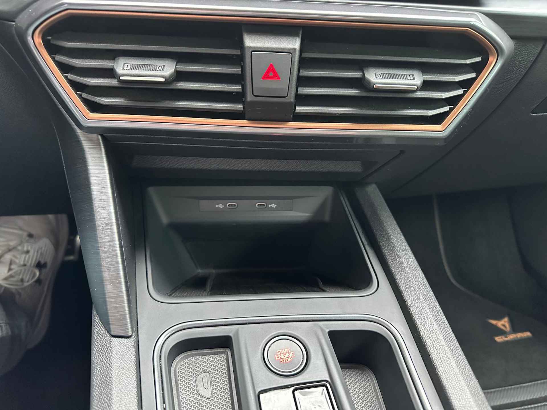 CUPRA Formentor 1.4 e-Hybrid 245PK VZ Performance / Digitale Cockpit / Achteruitrijcamera / Dodehoek Sensor / Stuur + Stoelverwarming / Full-LED P4 - 23/28