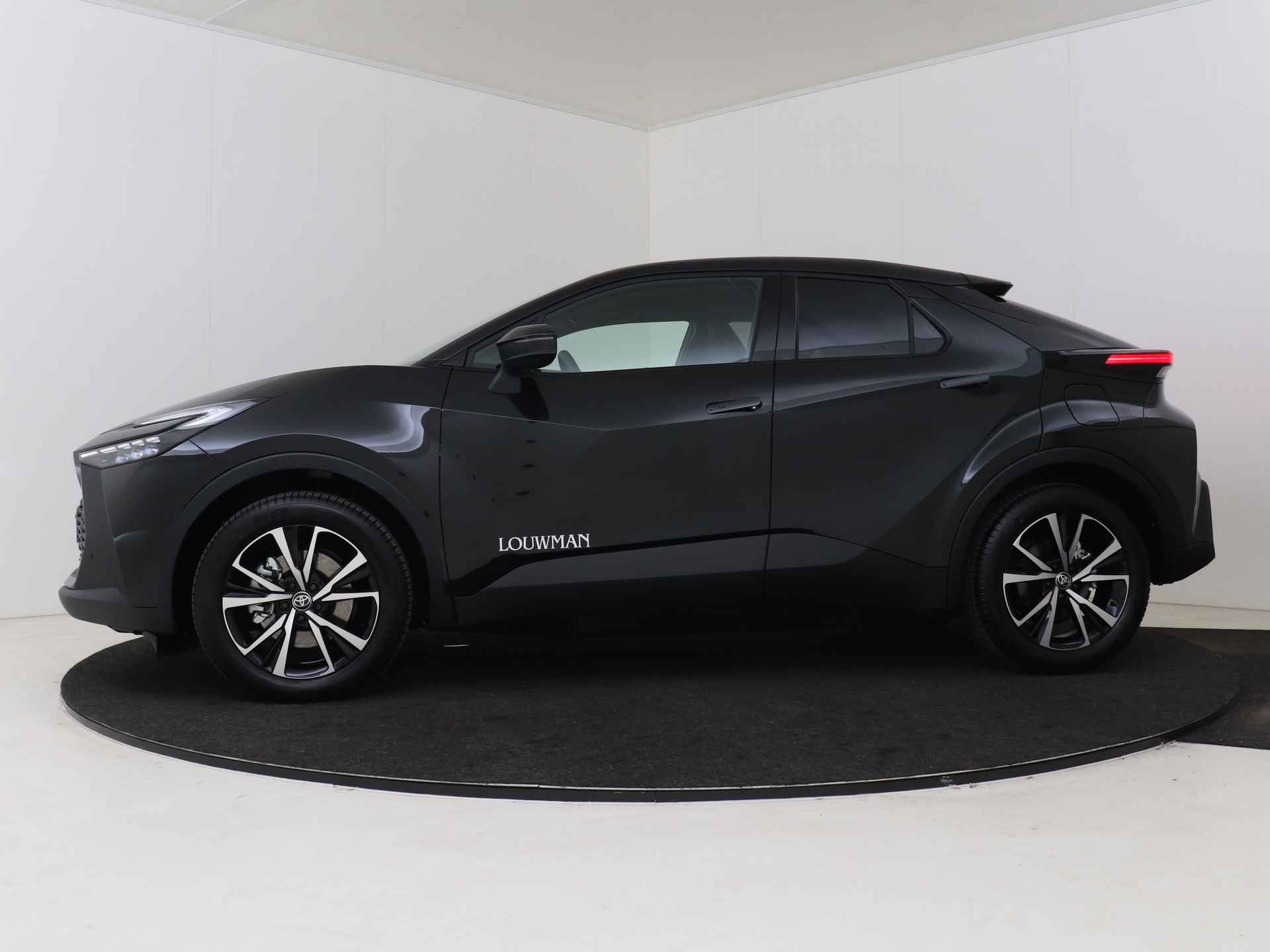 Toyota C-HR 2.0 Plug-in Hybrid 220 First Edition DEMO | Navigatie | 360 Camera | LM velgen | Dodehoek Ass. | LM velgen | Draadloze telefoonlader | Parkeersensoren | - 4/54