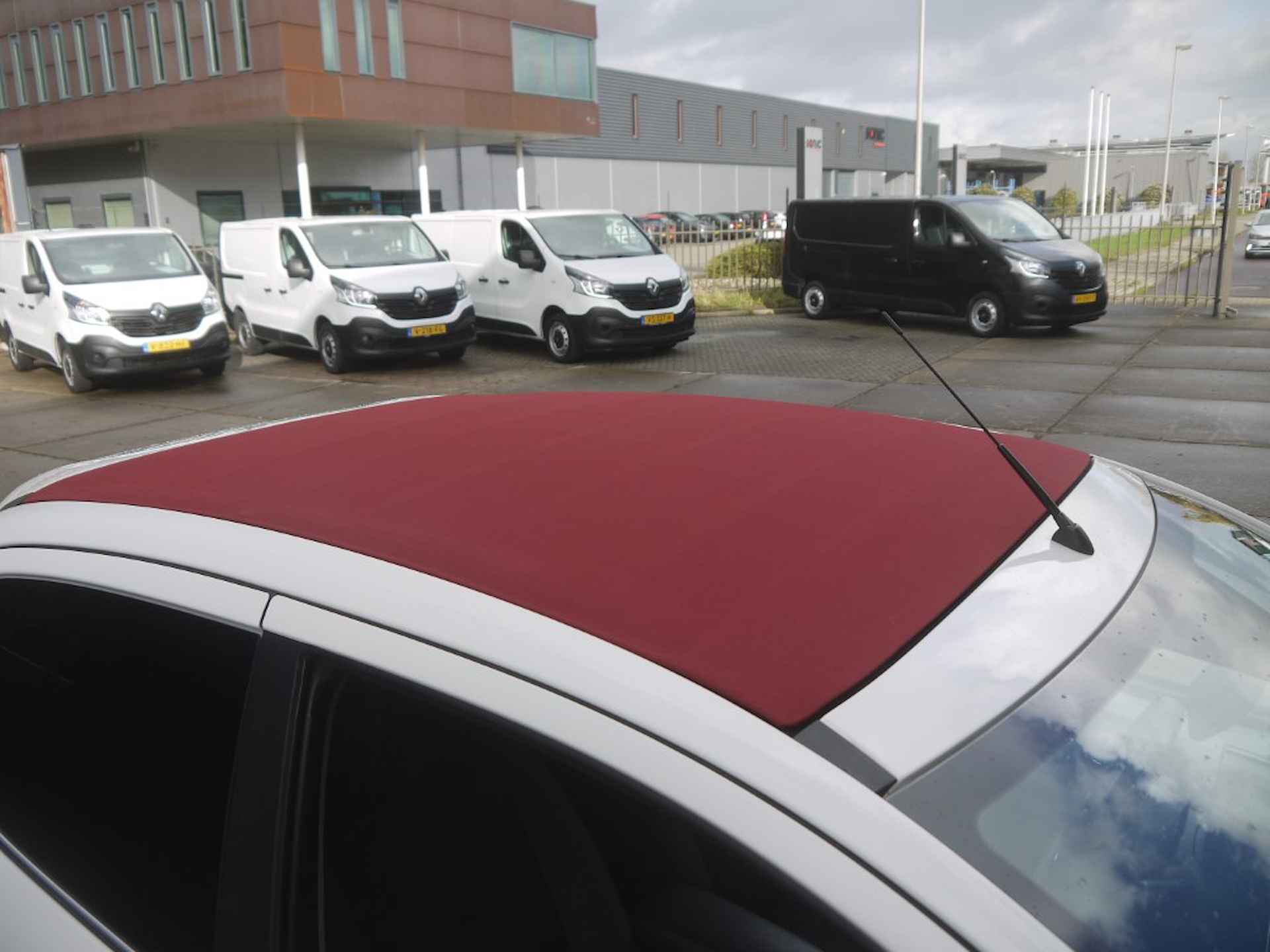 Peugeot 108 1.0 e-VTi Allure TOP! Cabrio NL-Auto!! Climate I Camera I Key-less -- A.S. ZONDAG GEOPEND VAN 11.00 T/M 15.30 -- - 28/36