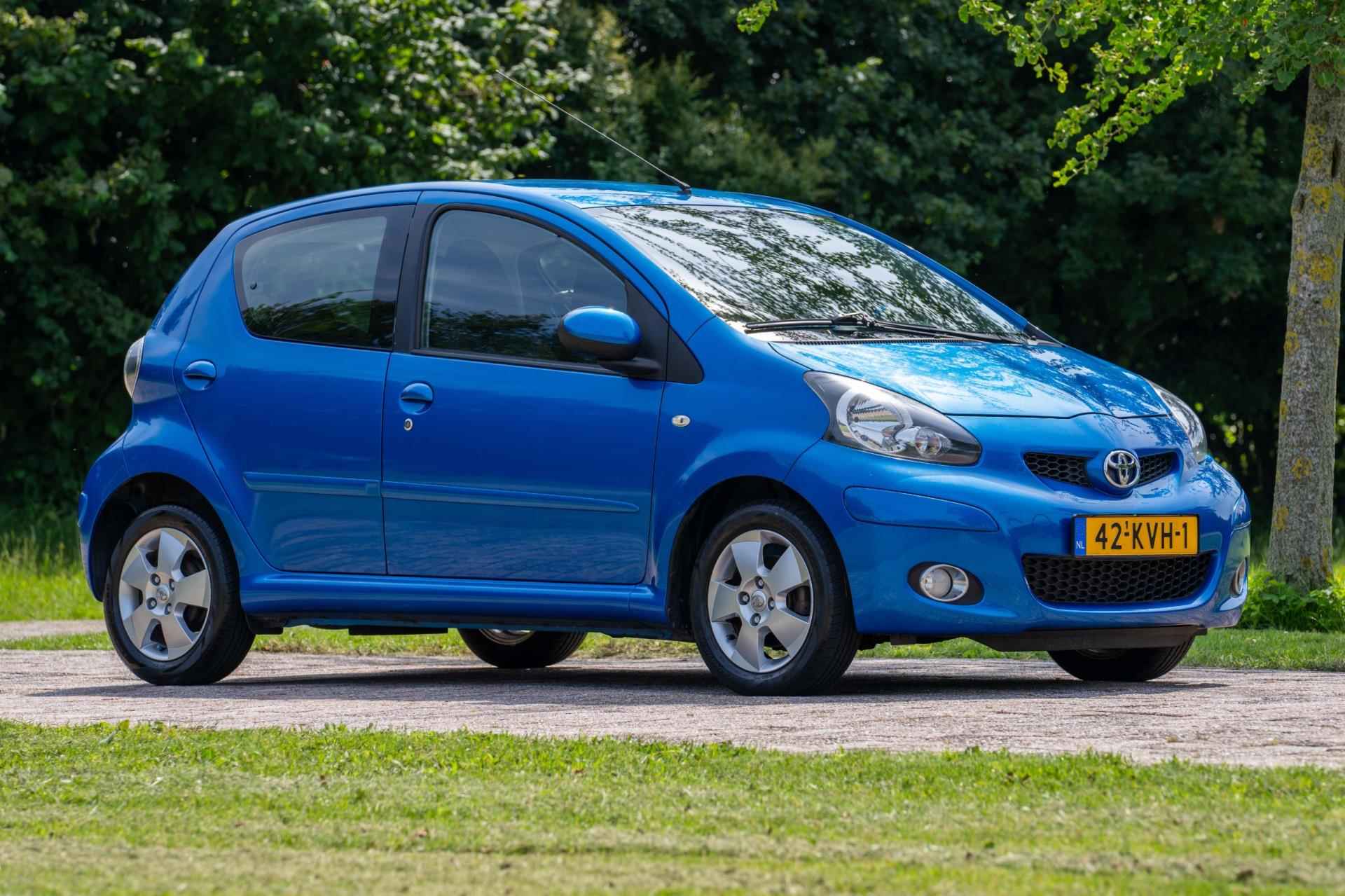 Toyota Aygo 1.0-12V Dynamic Blue 63.000 km + NAP - 2/33