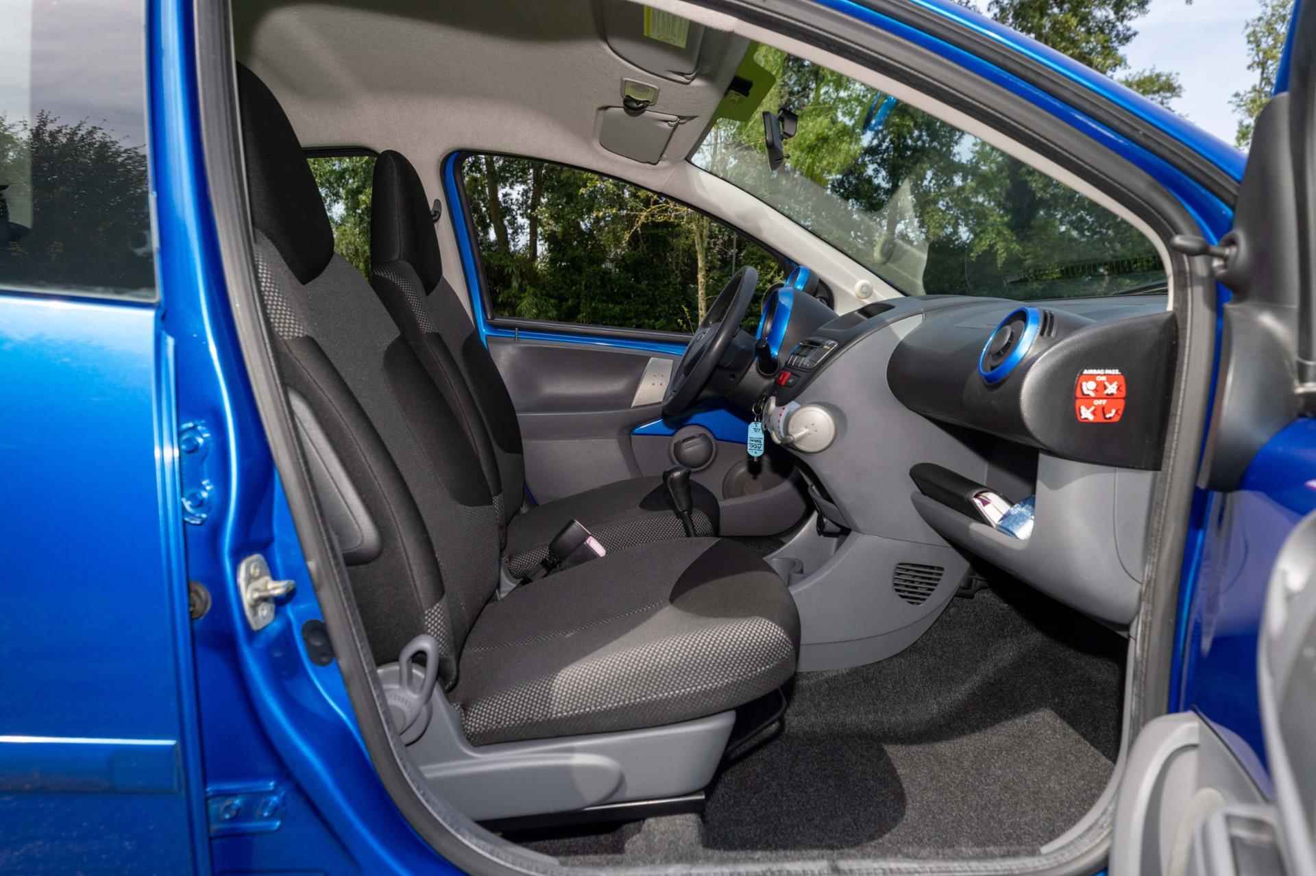 Toyota Aygo 1.0-12V Dynamic Blue 63.000 km + NAP - 14/33