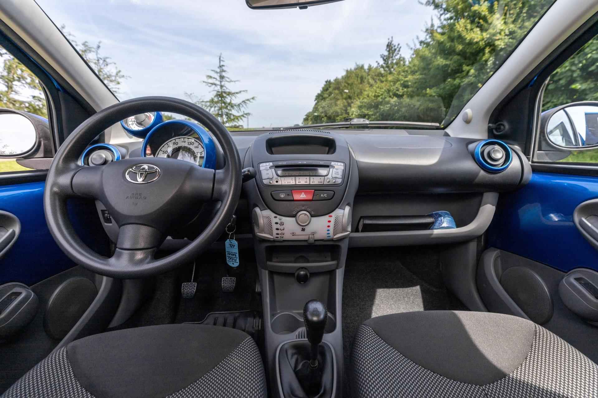 Toyota Aygo 1.0-12V Dynamic Blue 63.000 km + NAP - 16/33