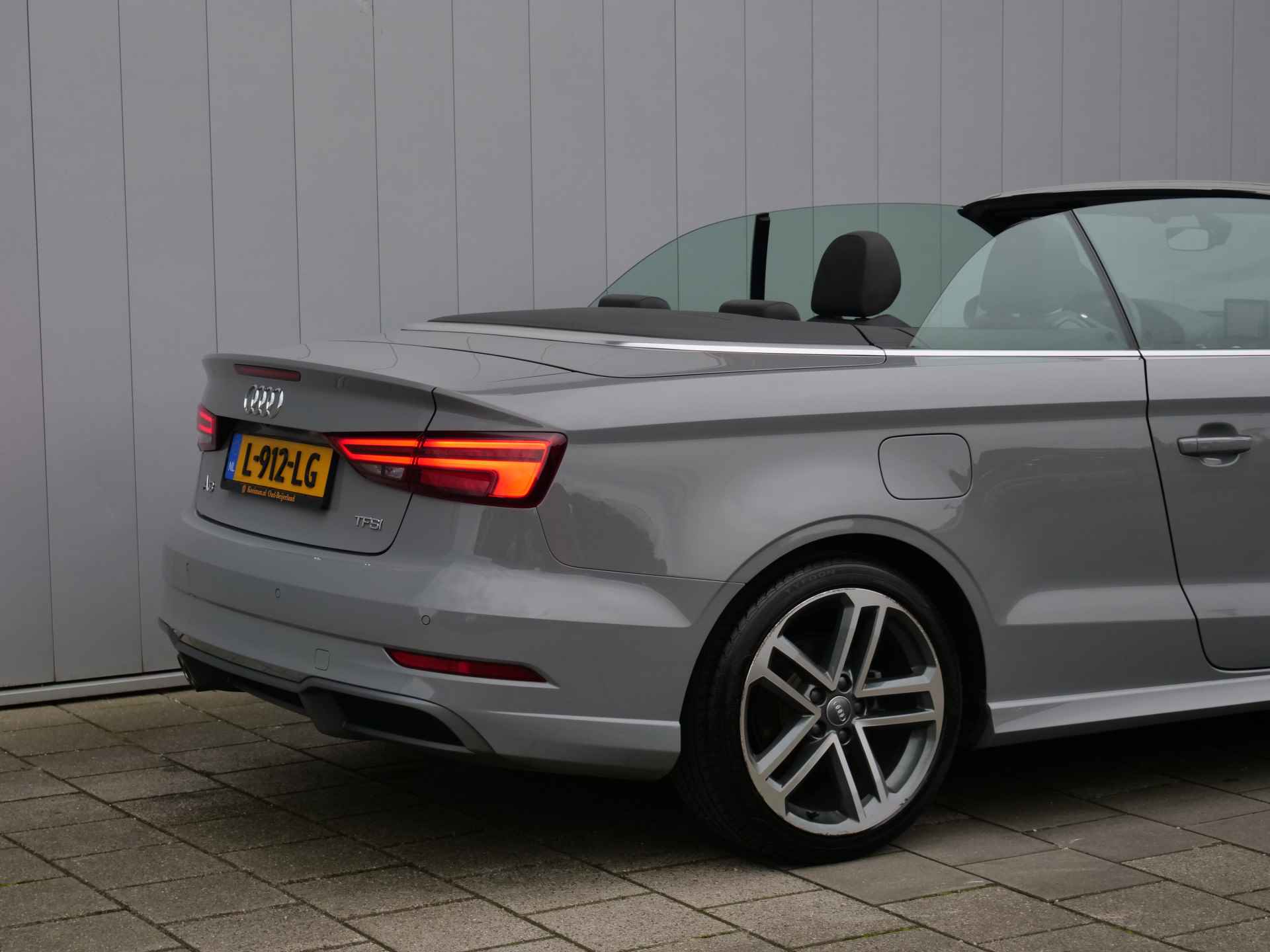 Audi A3 Cabriolet 1.5 TFSI 150pk CoD Sport S Line Edition Automaat LED / Camera / Navigatie - 9/38