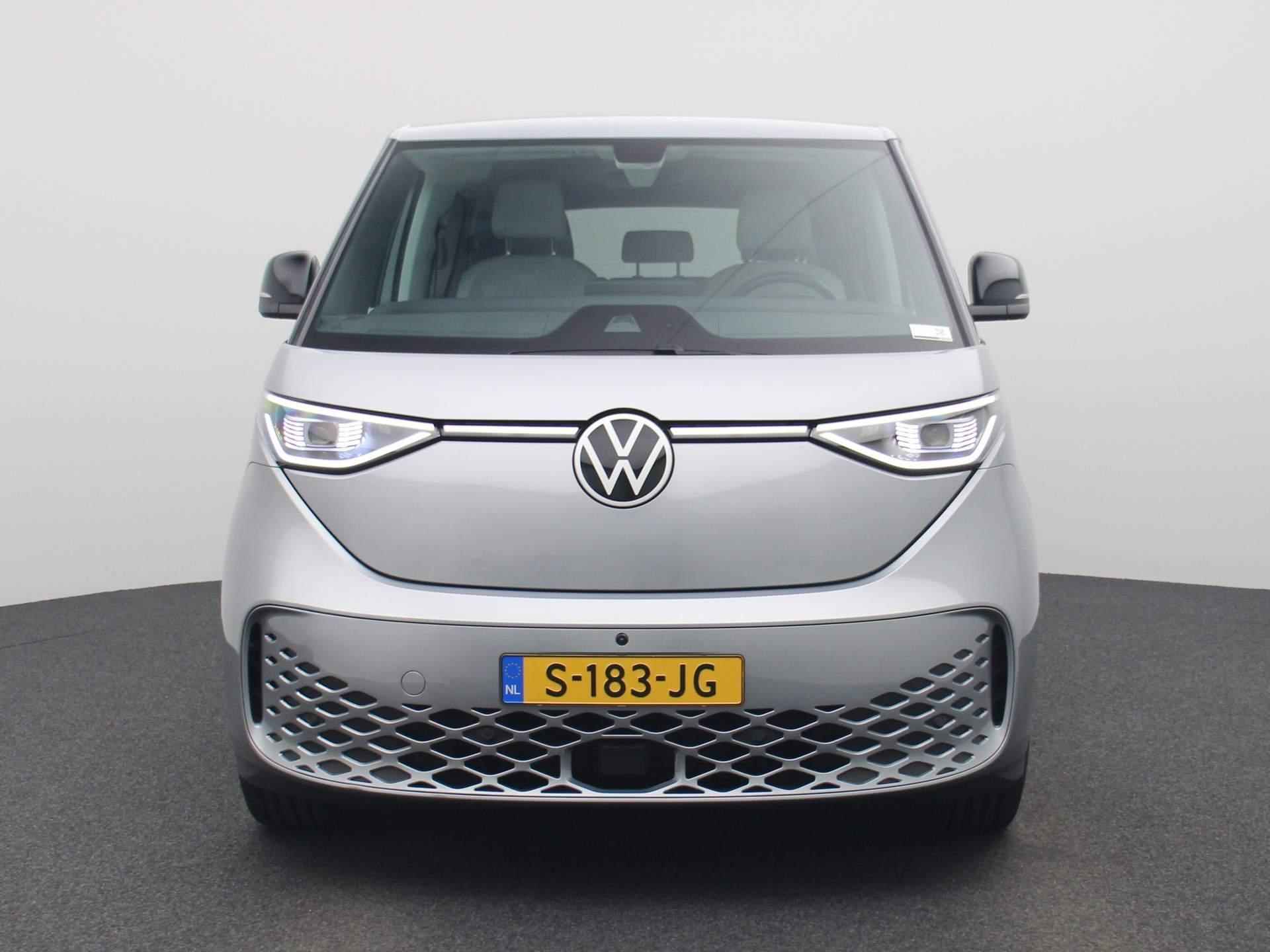 Volkswagen ID. Buzz 1st Max 77kWh | Automaat | Navigatie | Camera | Adaptive Cruise Control | Climate Control | Stoelverwarming | Parkeersensoren | Virtual Cockpit | Rijprofielen | Lichtmetalen velgen | Privacy glass | - 4/46