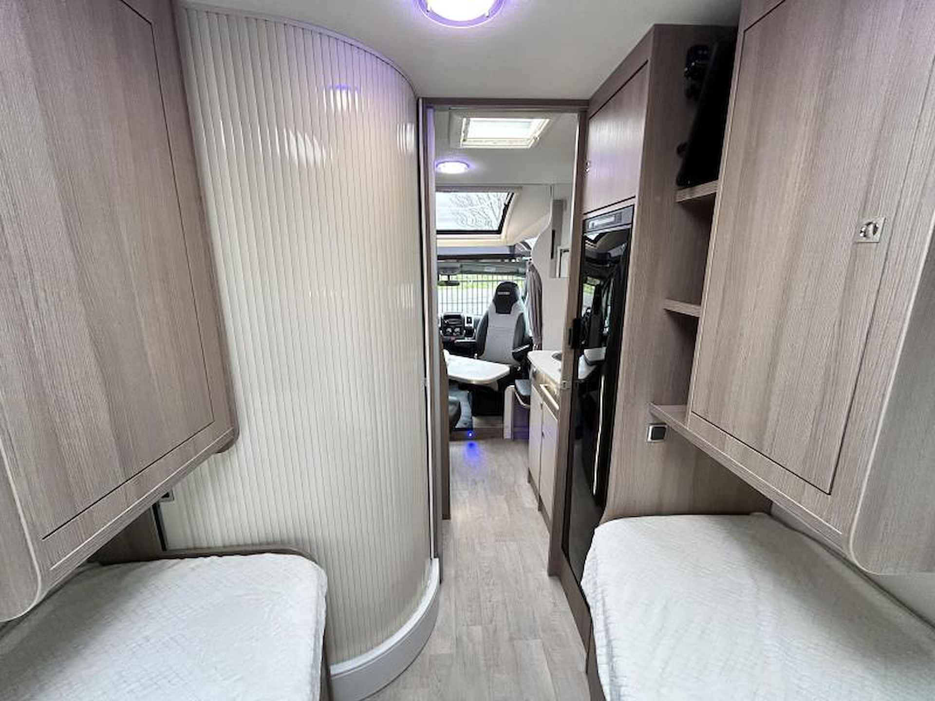 Chausson Flash 637 enkele-bedden/euro6/uniek - 9/23