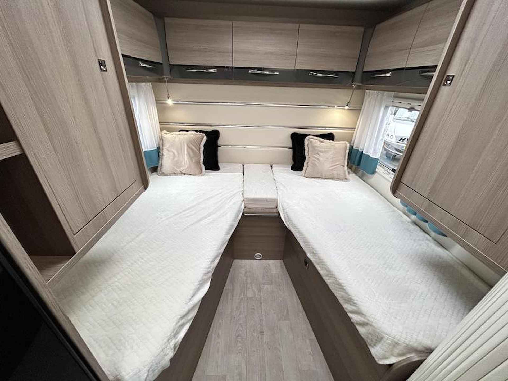 Chausson Flash 637 enkele-bedden/euro6/uniek - 16/23