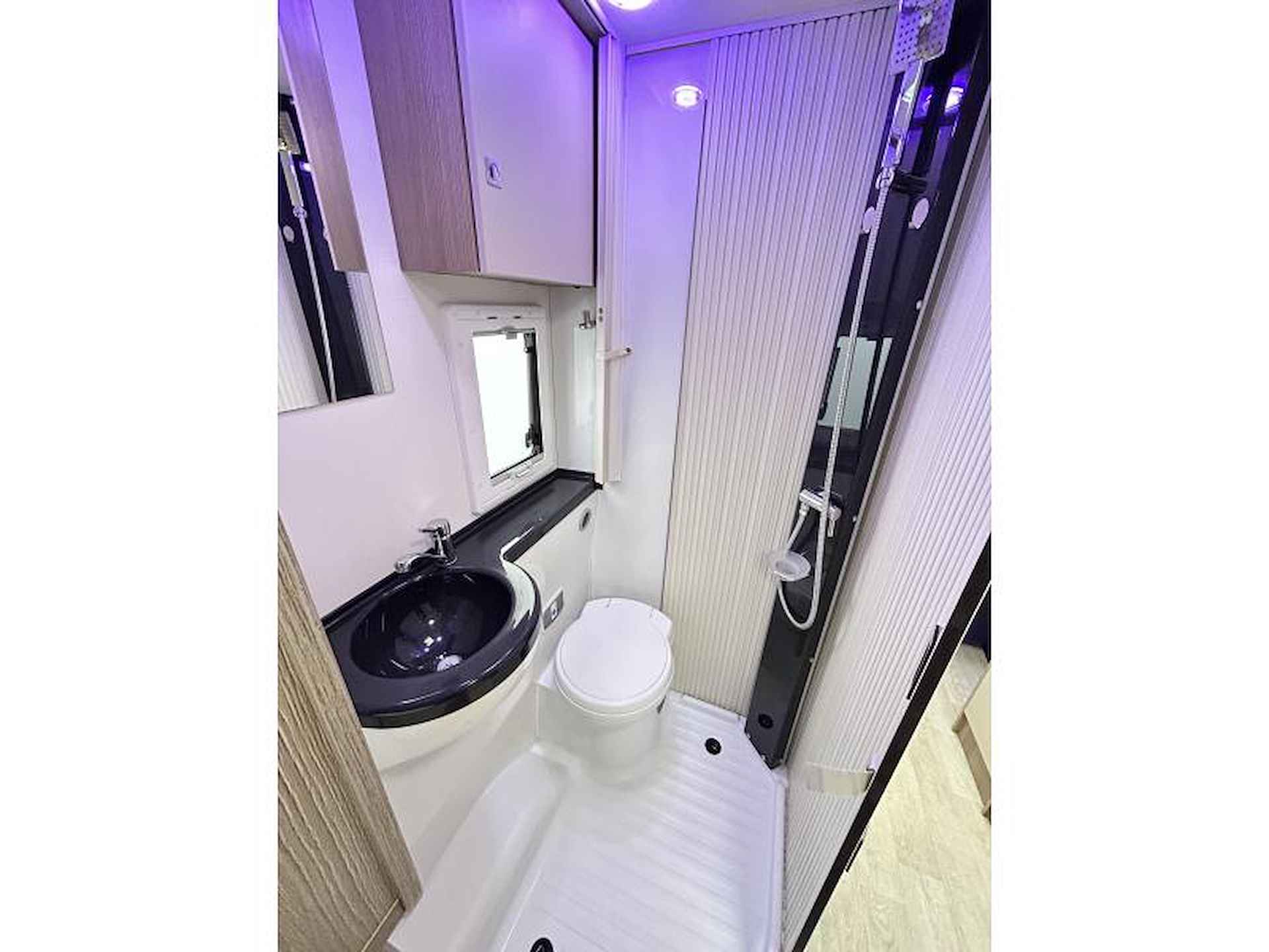 Chausson Flash 637 enkele-bedden/euro6/uniek - 17/23