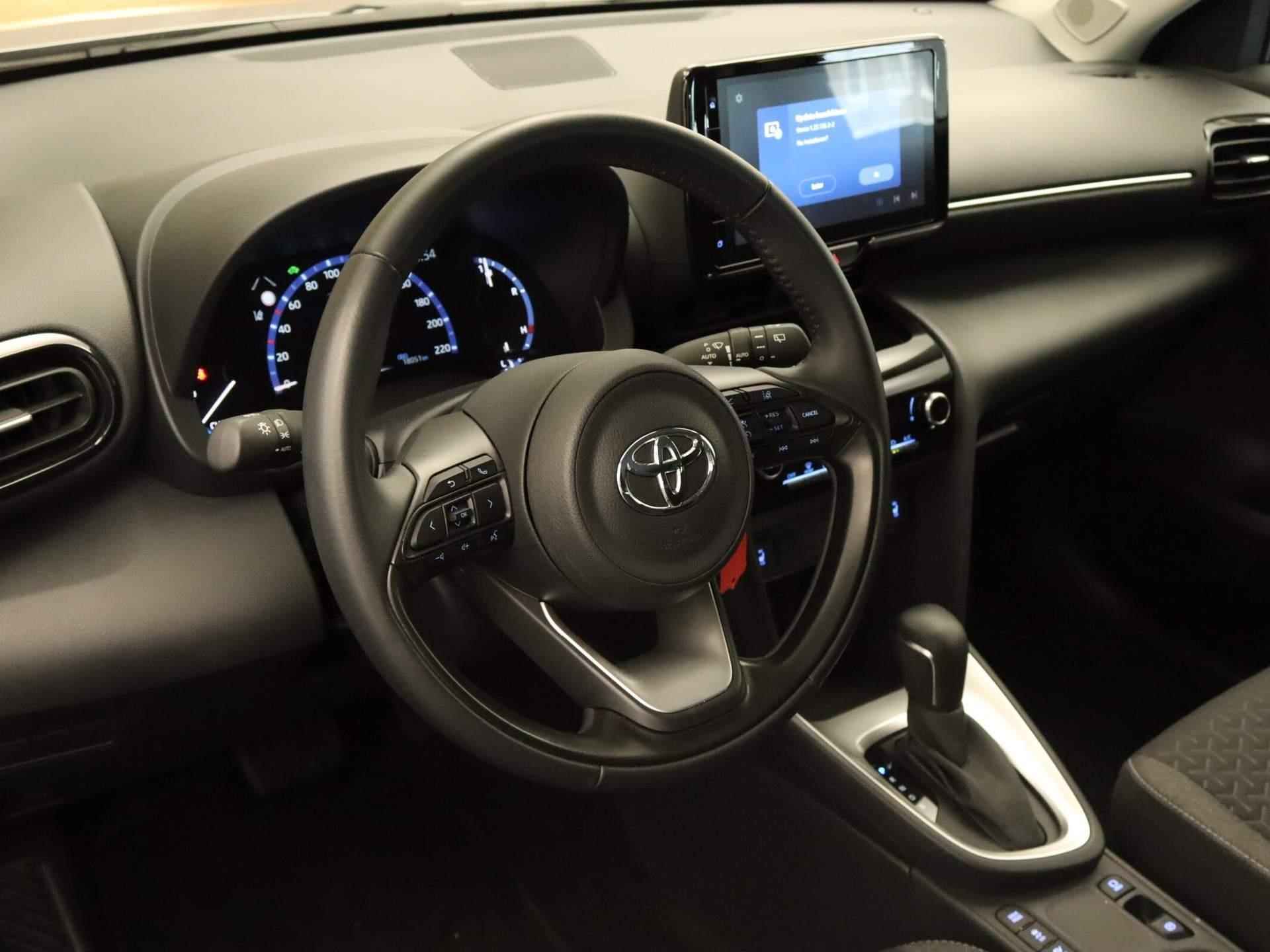 Toyota Yaris Cross 1.5 Hybrid Active Business -NAVIGATIE - STOELVERWARMING - ADAPTIVE CRUISE CONTROL - PARKEERSENSOREN VOOR EN ACHTER - ACHTERUITRIJ CAMERA - 3/29