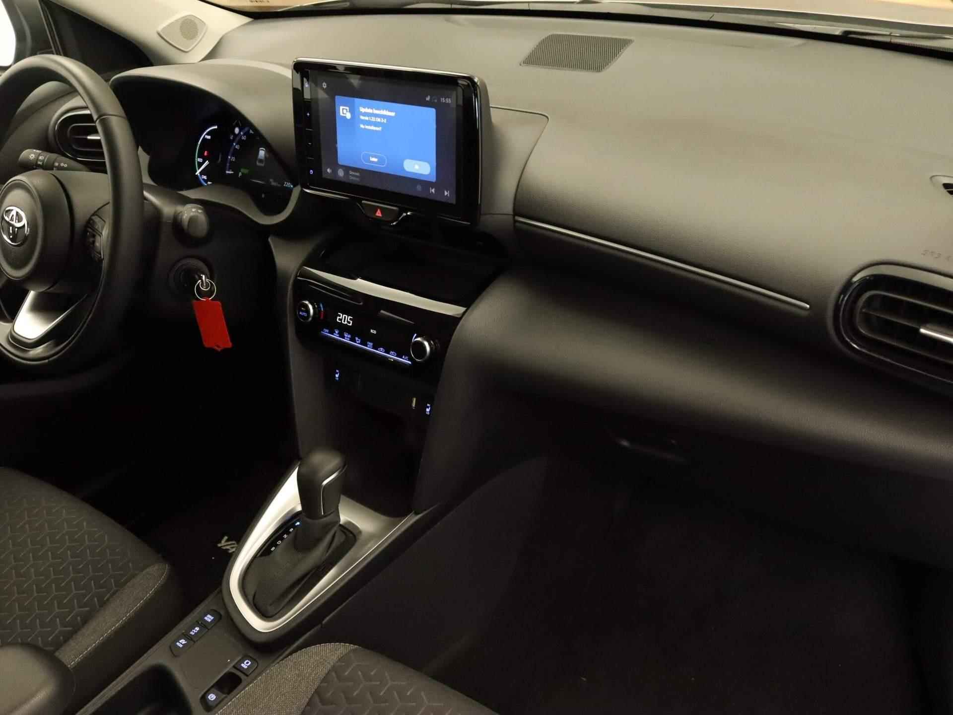 Toyota Yaris Cross 1.5 Hybrid Active Business -NAVIGATIE - STOELVERWARMING - ADAPTIVE CRUISE CONTROL - PARKEERSENSOREN VOOR EN ACHTER - ACHTERUITRIJ CAMERA - 4/29