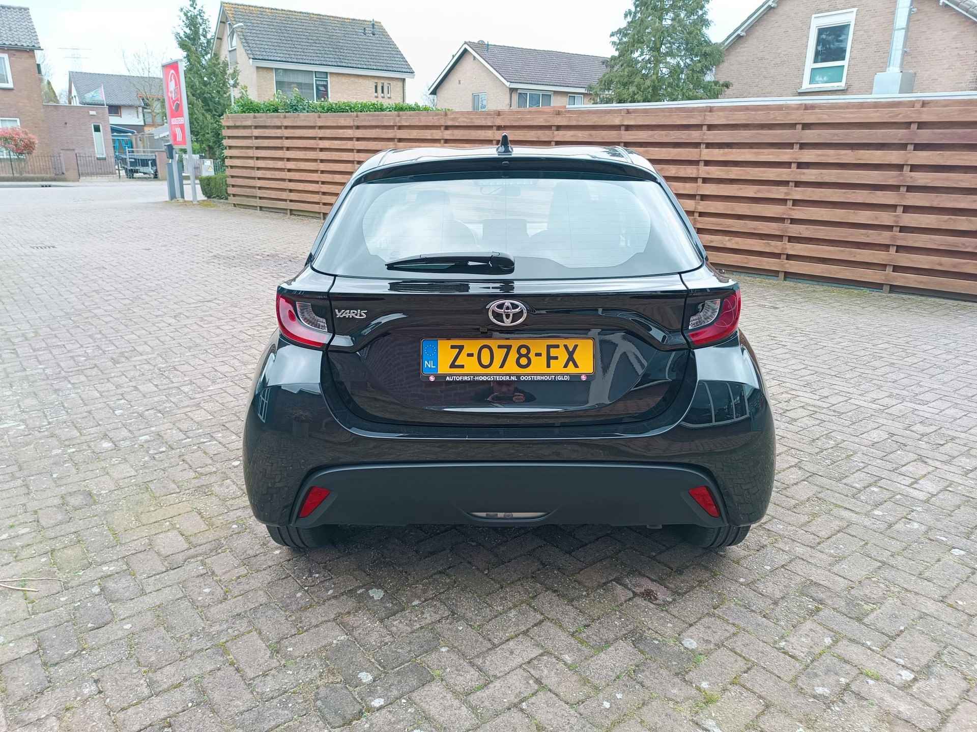 Toyota Yaris 1.0 VVT-i Active, Carplay, camera, adapt. cruise - 18/24