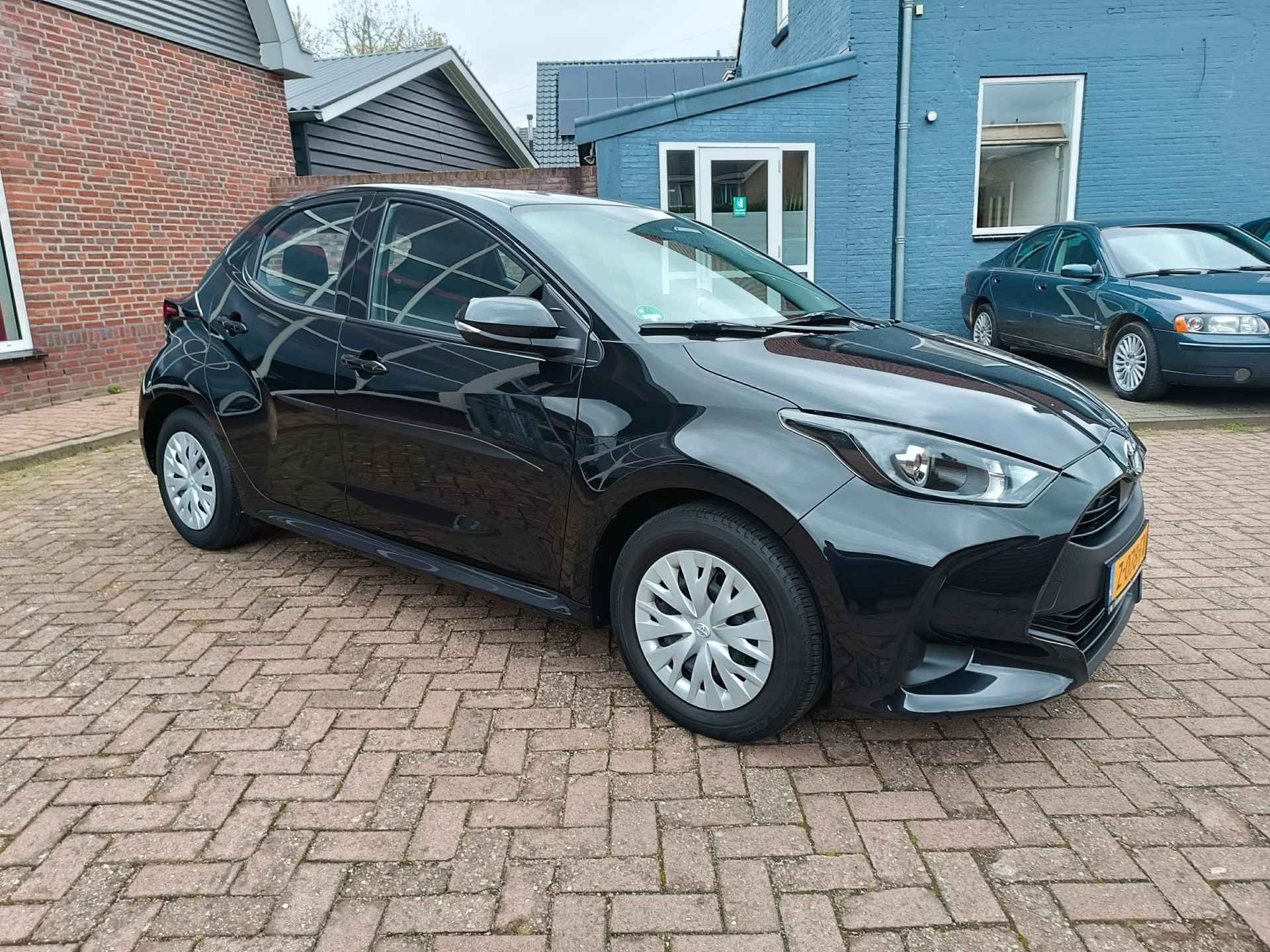 Toyota Yaris 1.0 VVT-i Active, Carplay, camera, adapt. cruise - 19/24